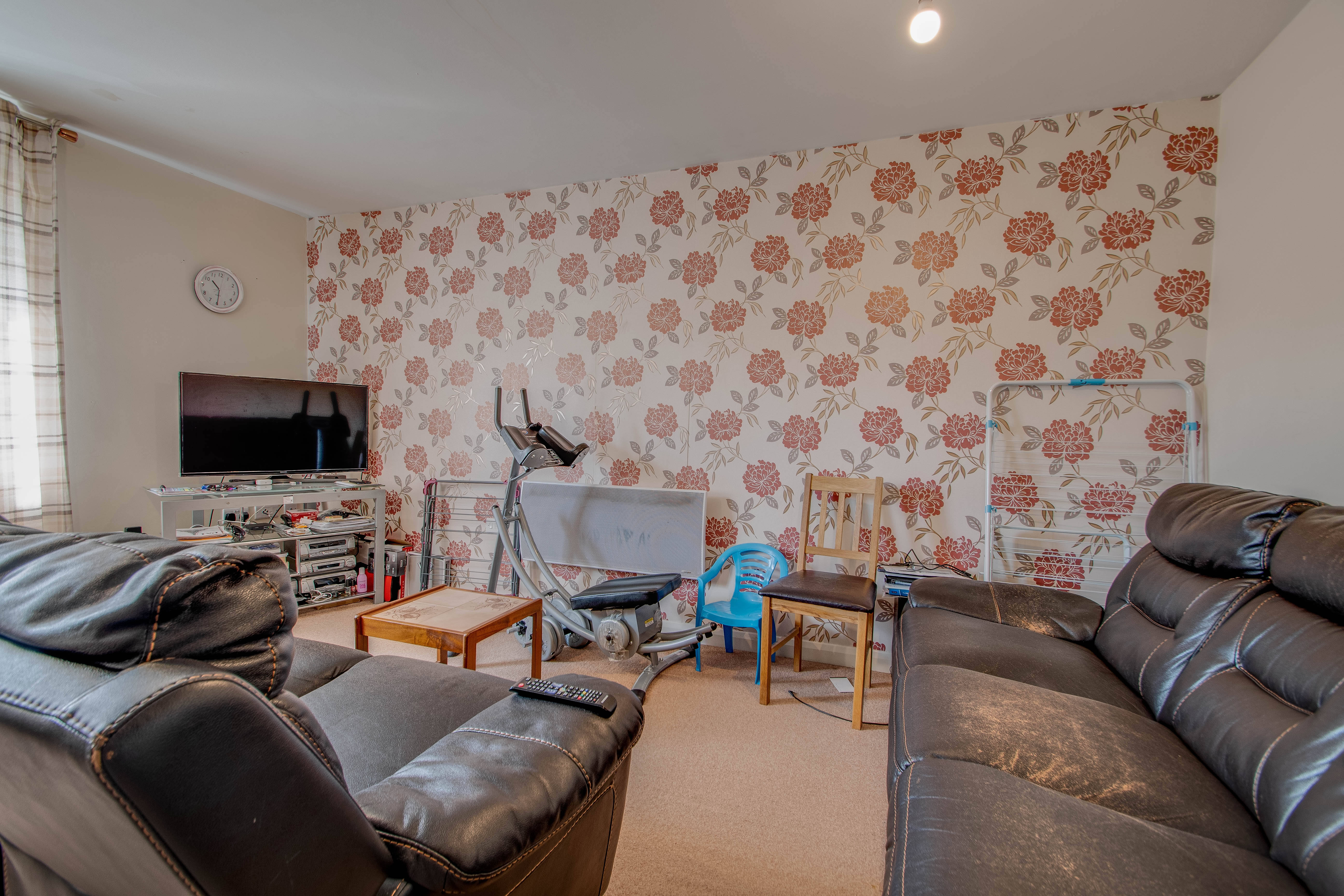 2 bed apartment for sale in Gloucester Close, Enfield 13