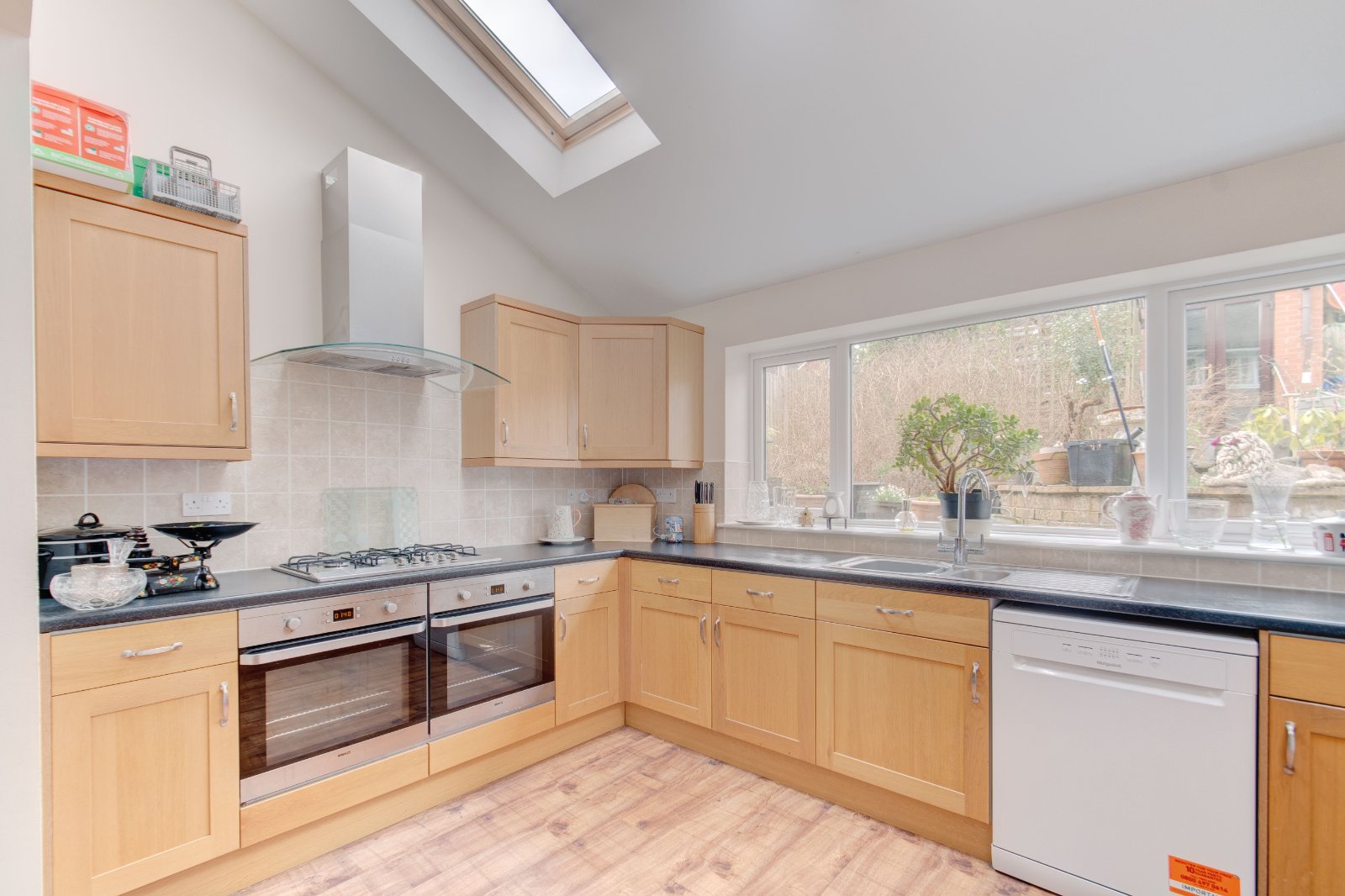 3 bed house for sale in Park Court, Redditch  - Property Image 2
