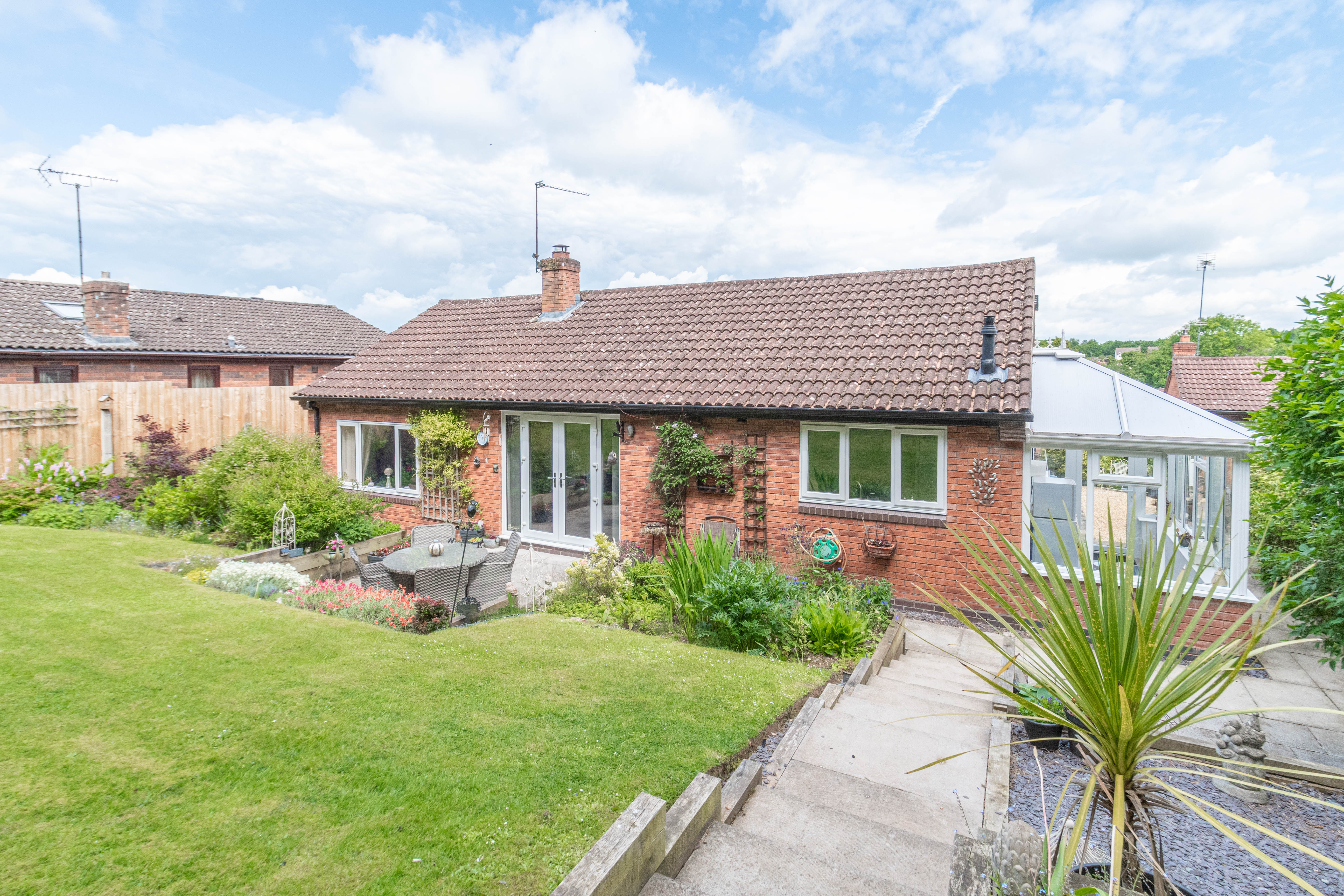4 bed bungalow for sale in Tanwood Close, Callow Hill 14