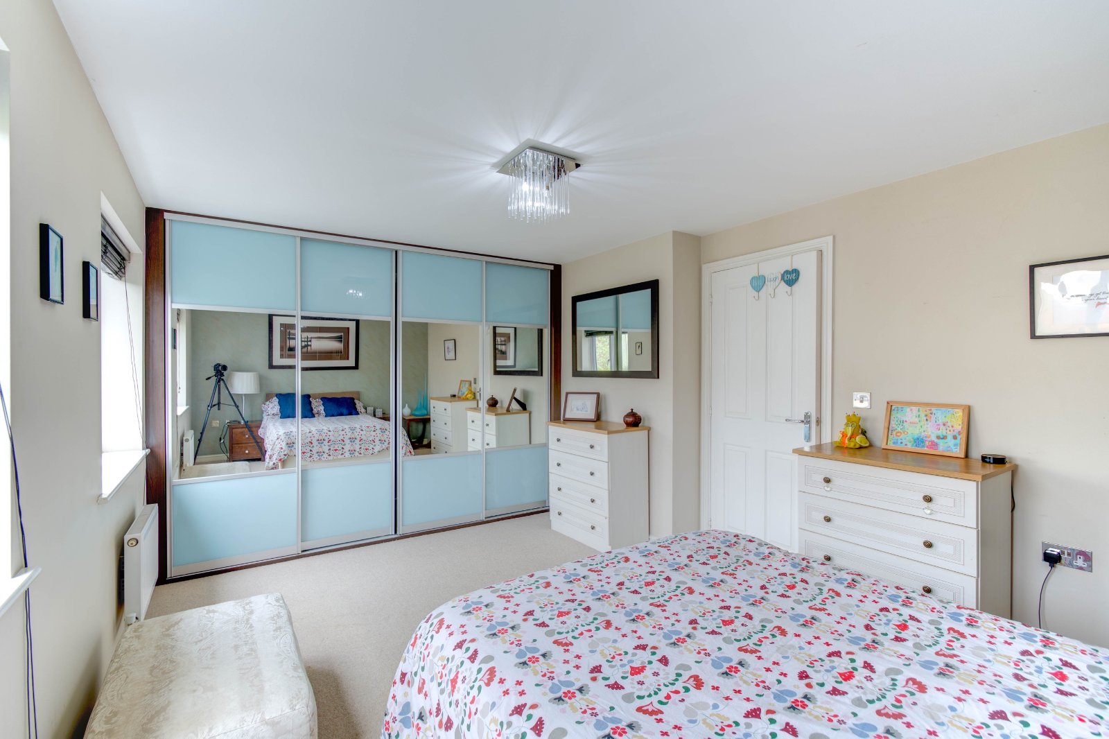 4 bed house for sale in Dixon Close, Enfield 7