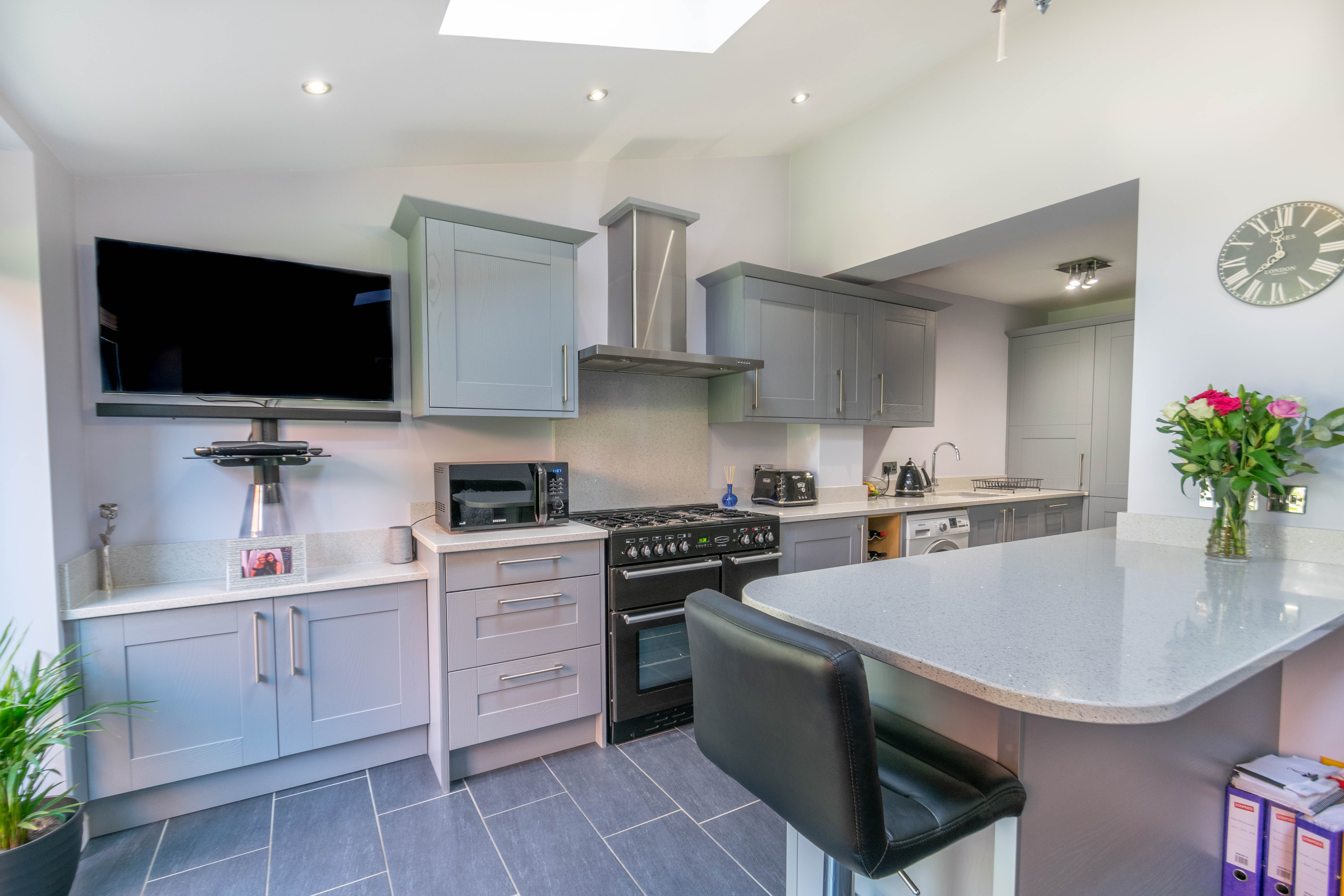 3 bed house for sale in Plymouth Close, Headless Cross 3