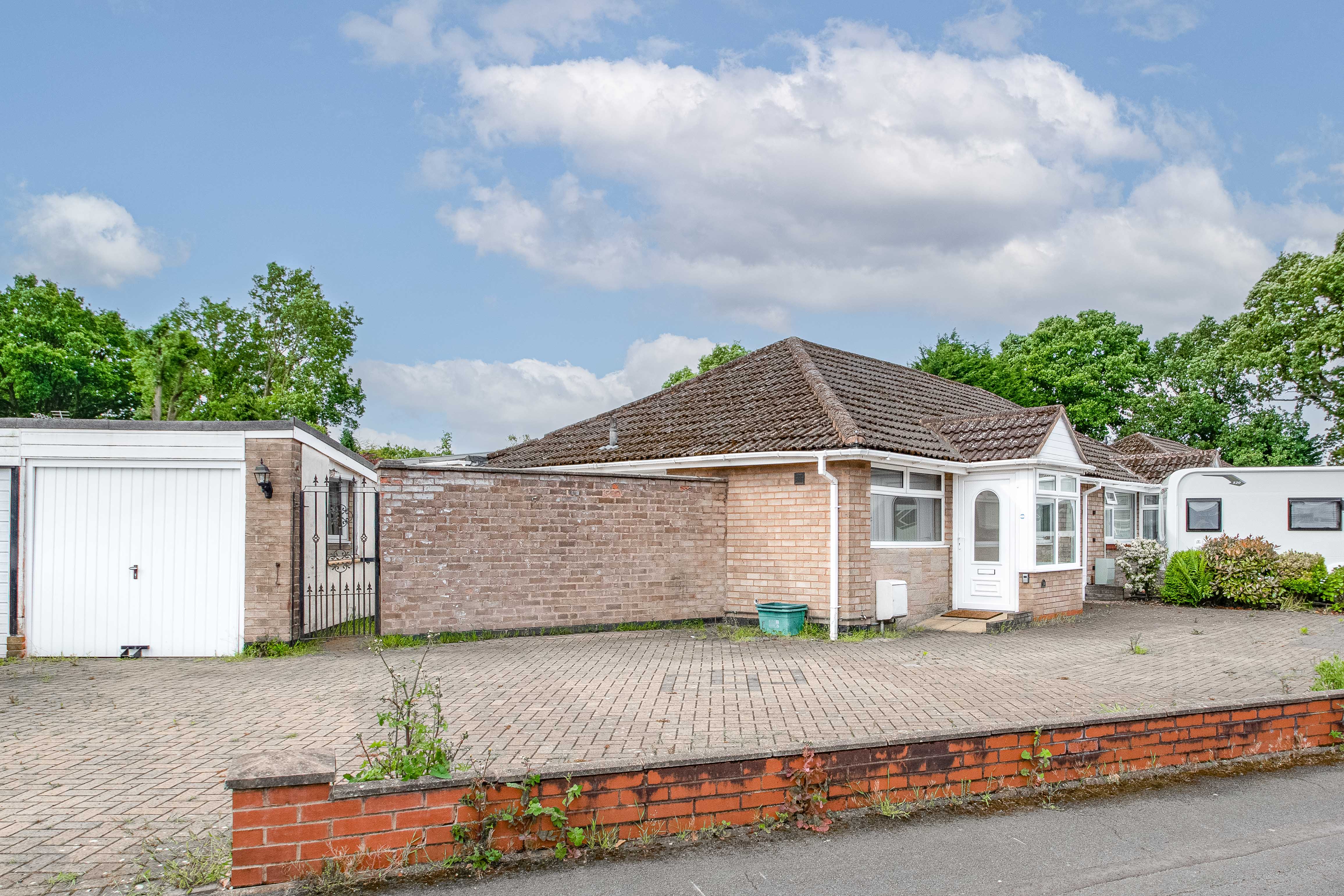 2 bed bungalow for sale in Bronte Farm Road, Shirley - Property Image 1