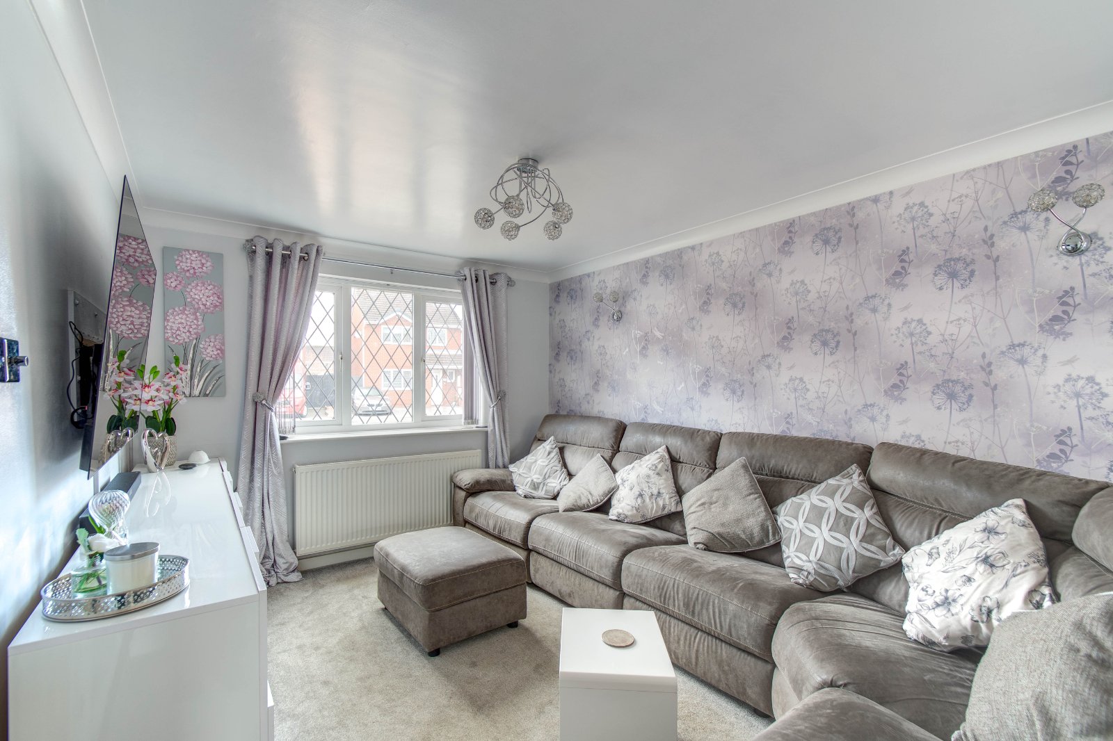 4 bed house for sale in Foxcote Close, Redditch 1