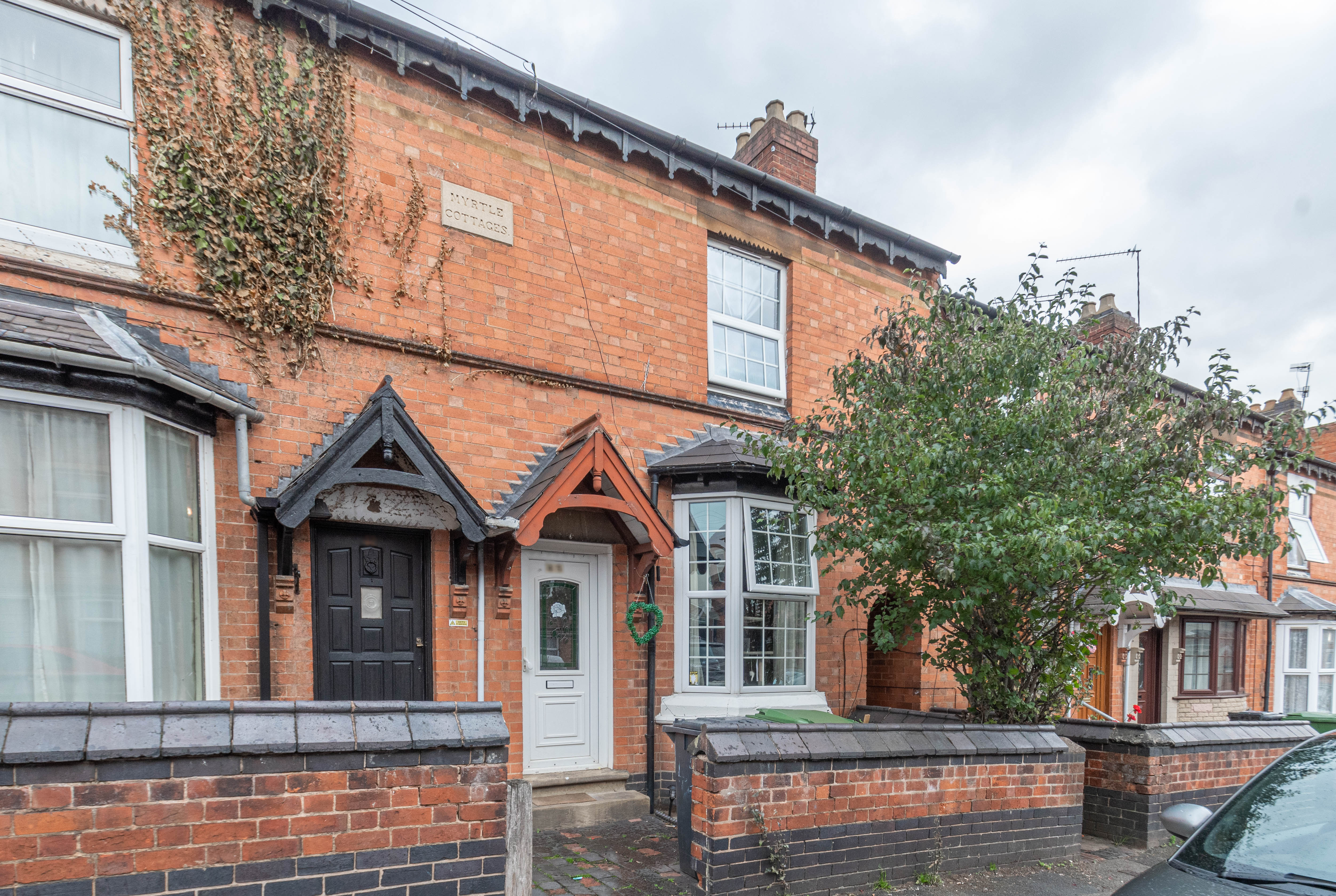 3 bed house for sale in Lodge Road, Redditch - Property Image 1