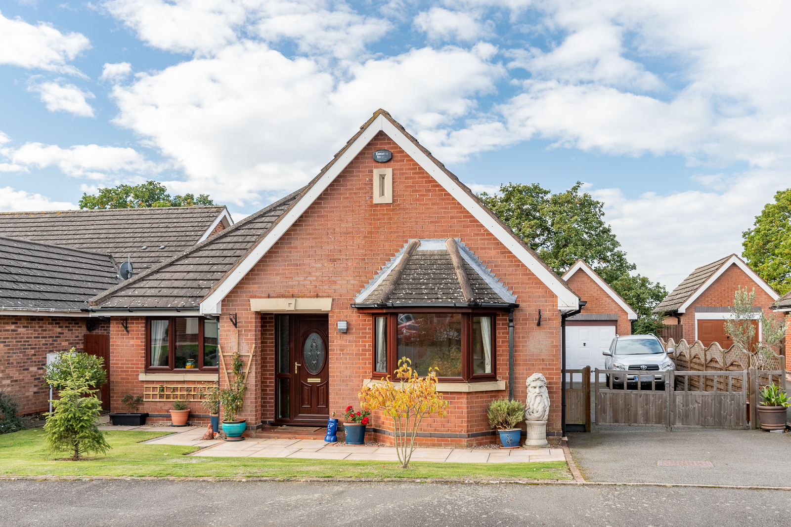 3 bed bungalow for sale in Glenfield Close, Redditch  - Property Image 1