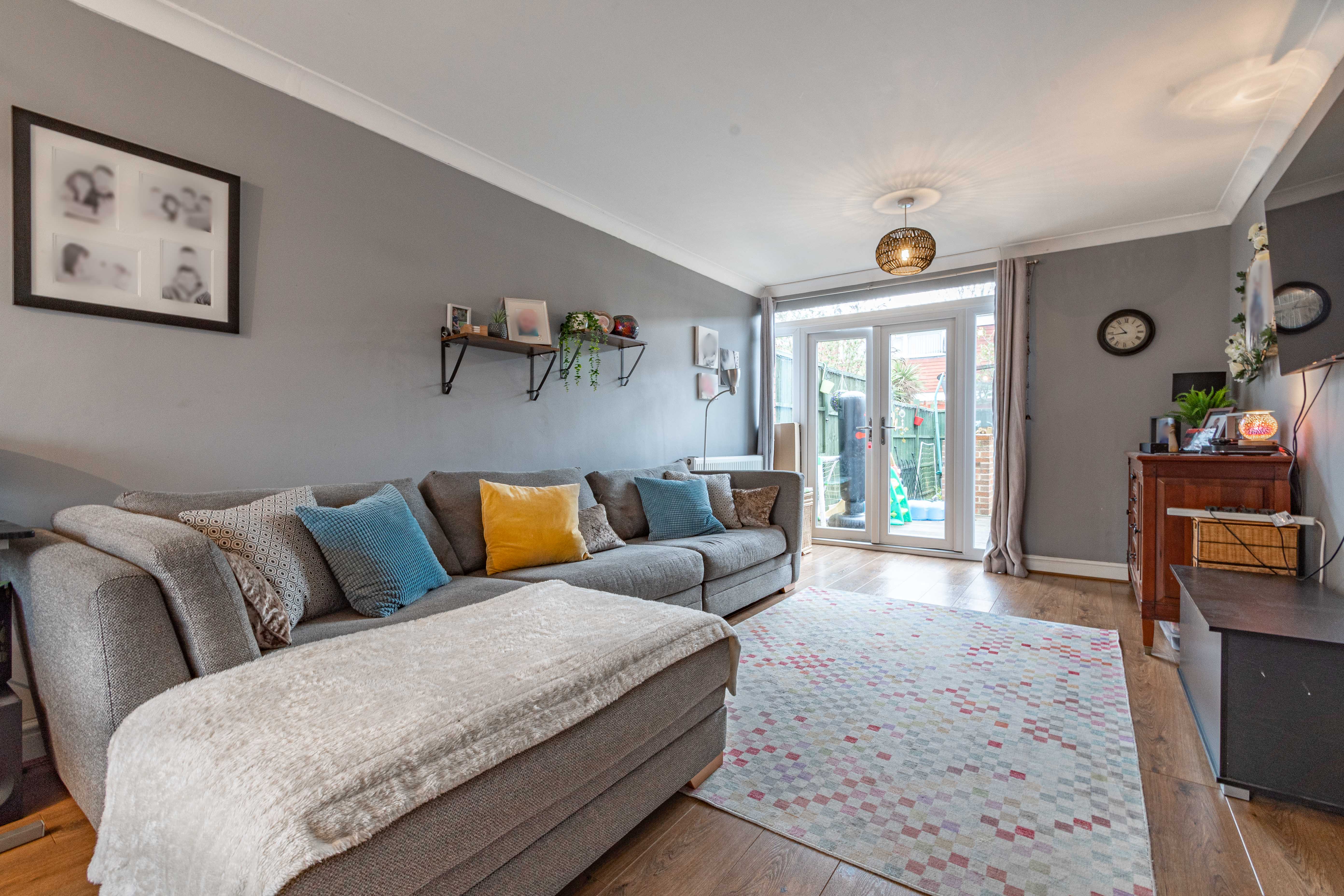3 bed house for sale in Cleeve Close, Church Hill South 1