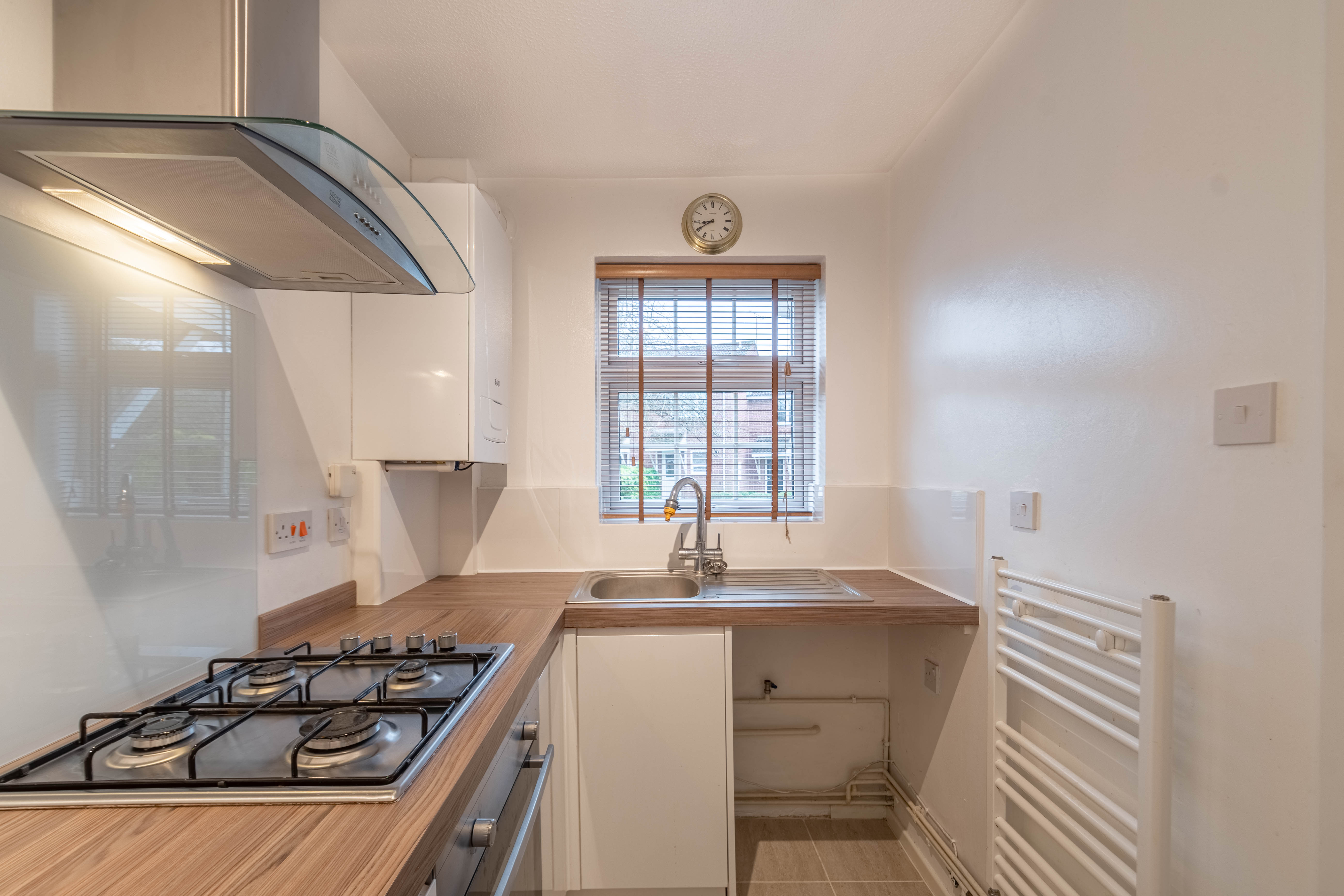2 bed house for sale in Abbotswood Close, Winyates Green 3