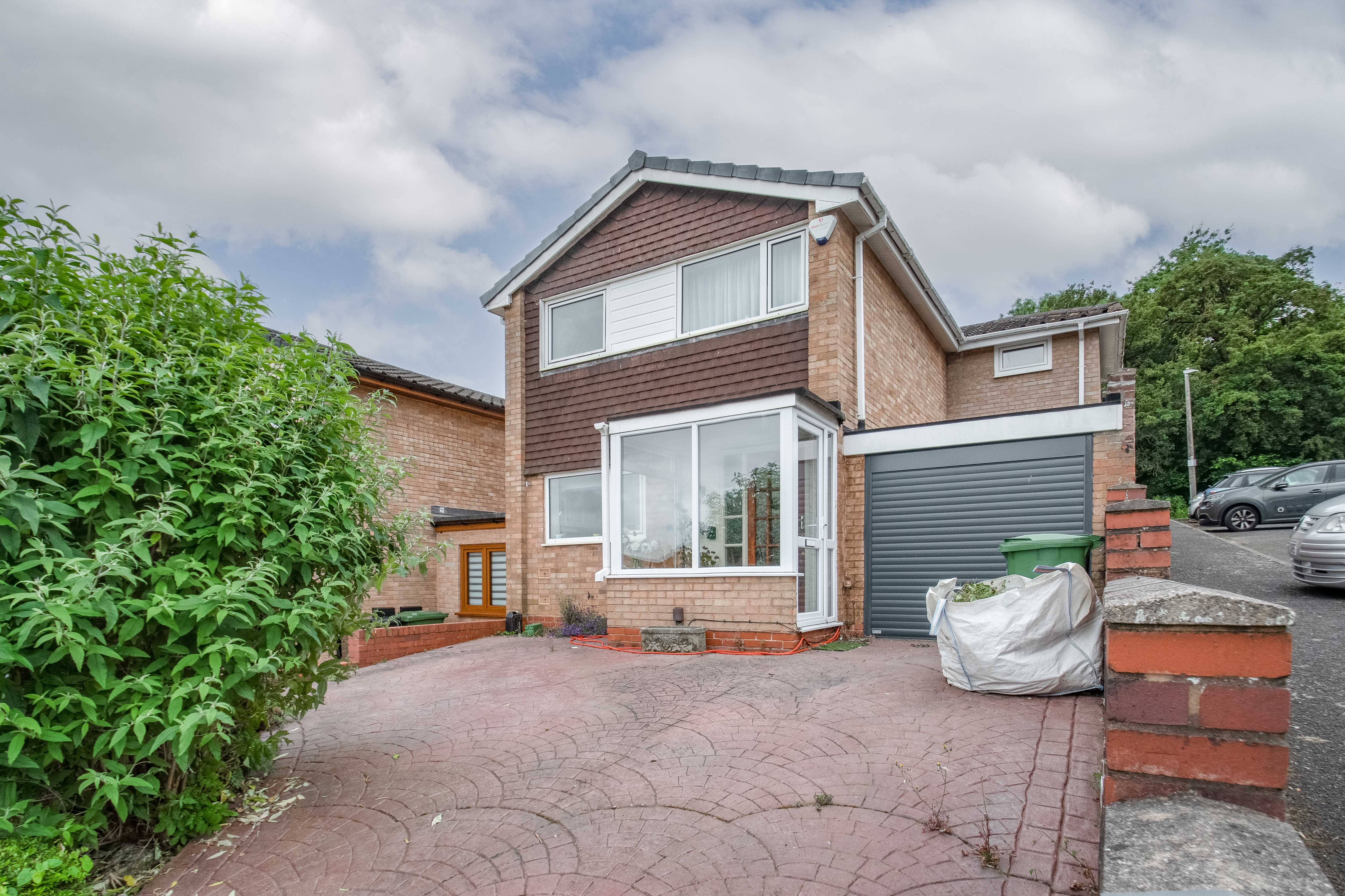 3 bed house for sale in Salford Close, Woodrow South  - Property Image 1