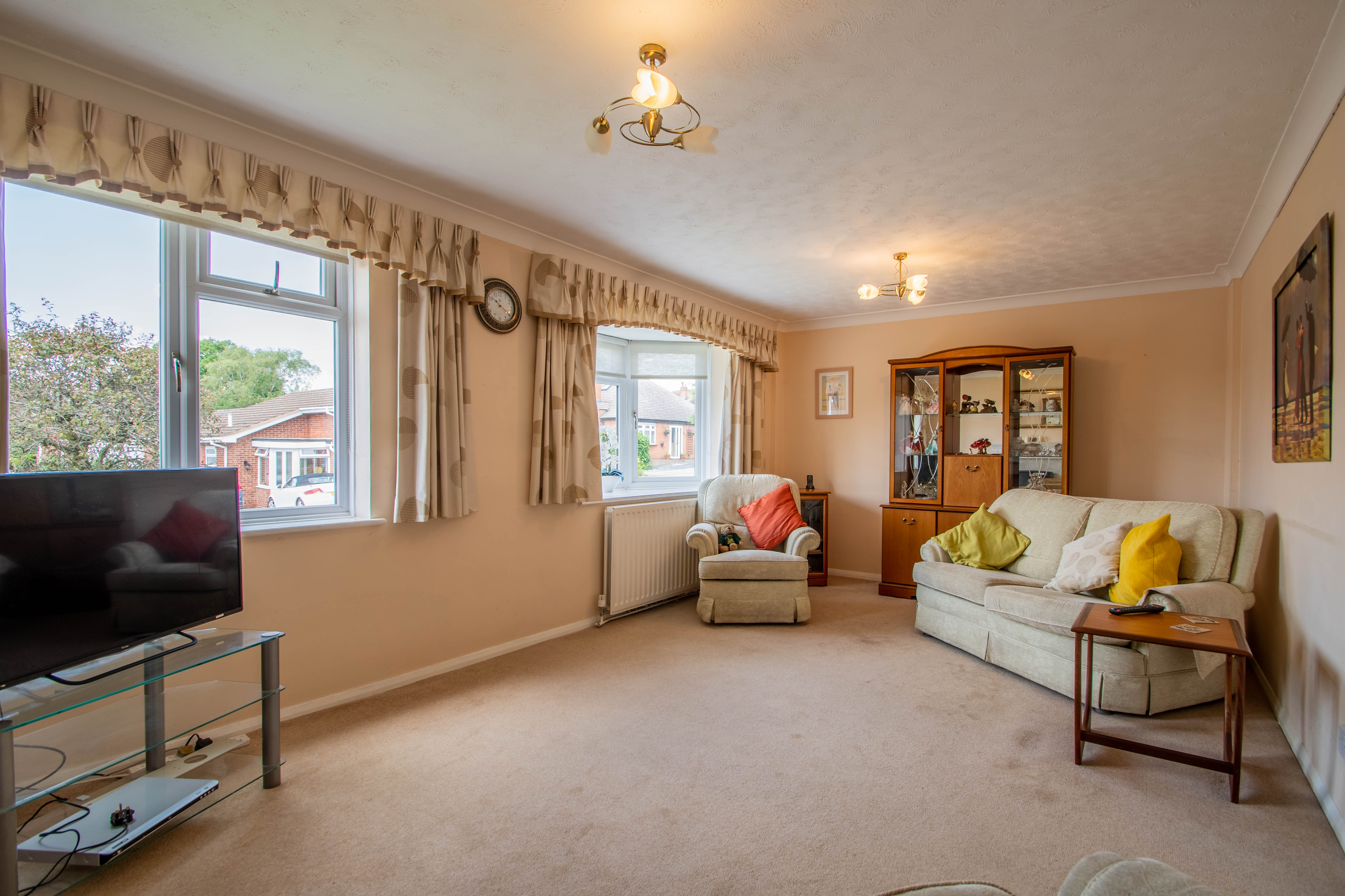 4 bed house for sale in Chandlers Close, Redditch  - Property Image 3