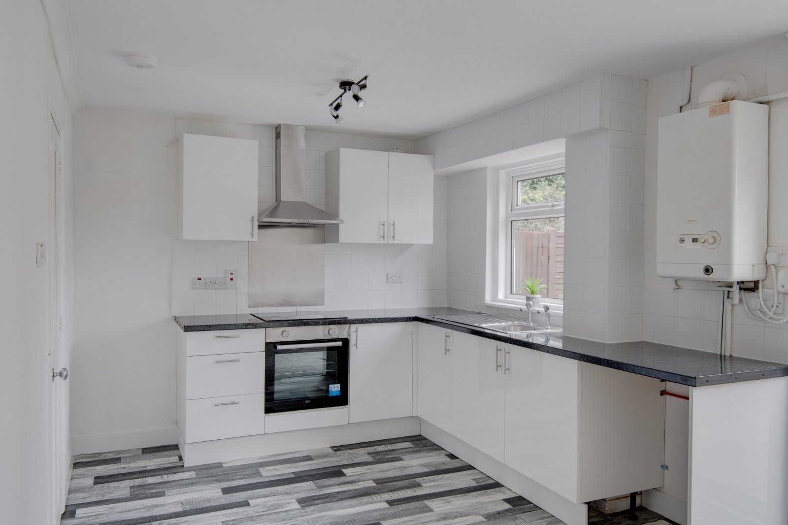 3 bed house for sale in Romsley Close, Redditch 4