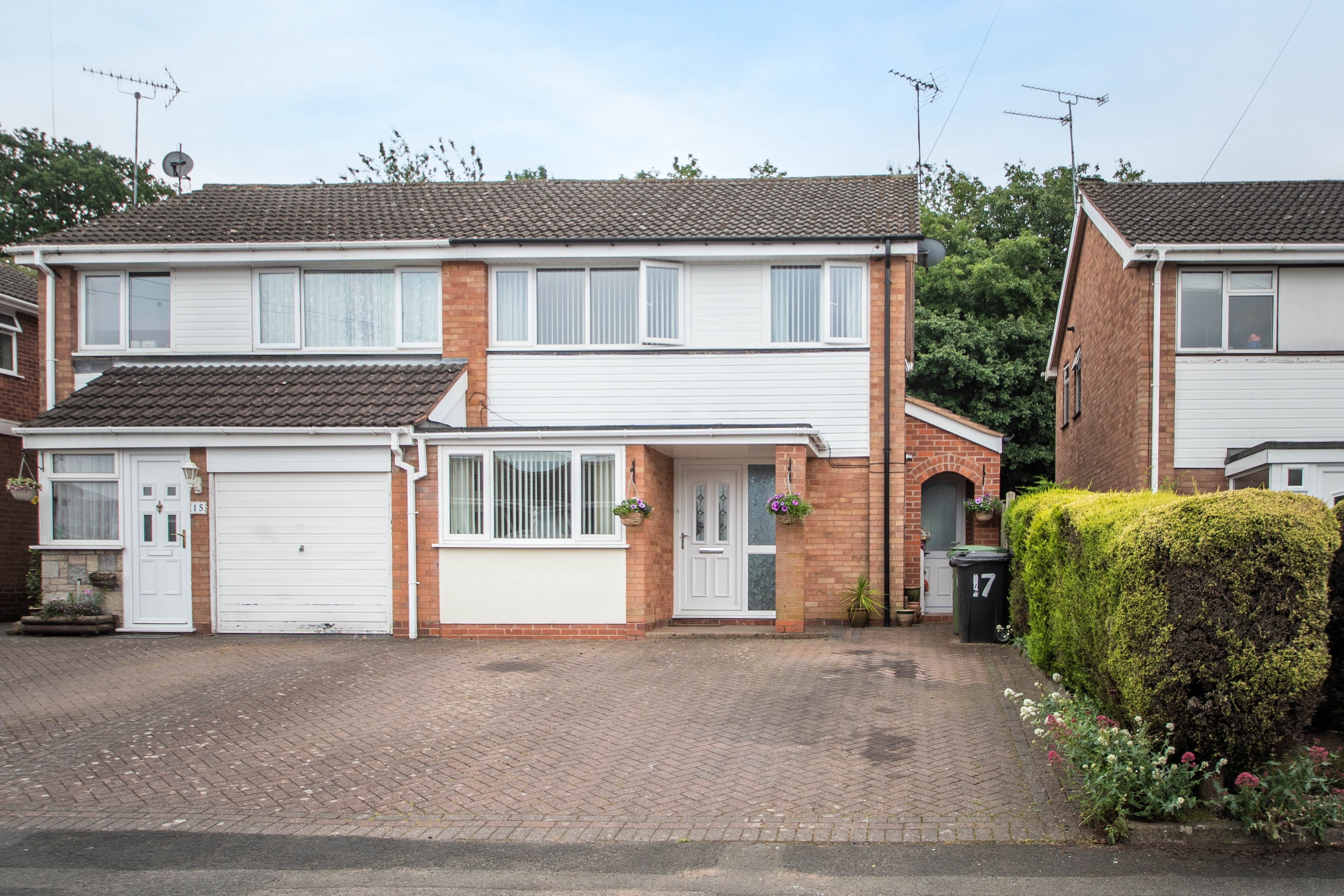 3 bed house for sale in Marlpool Drive, Redditch - Property Image 1