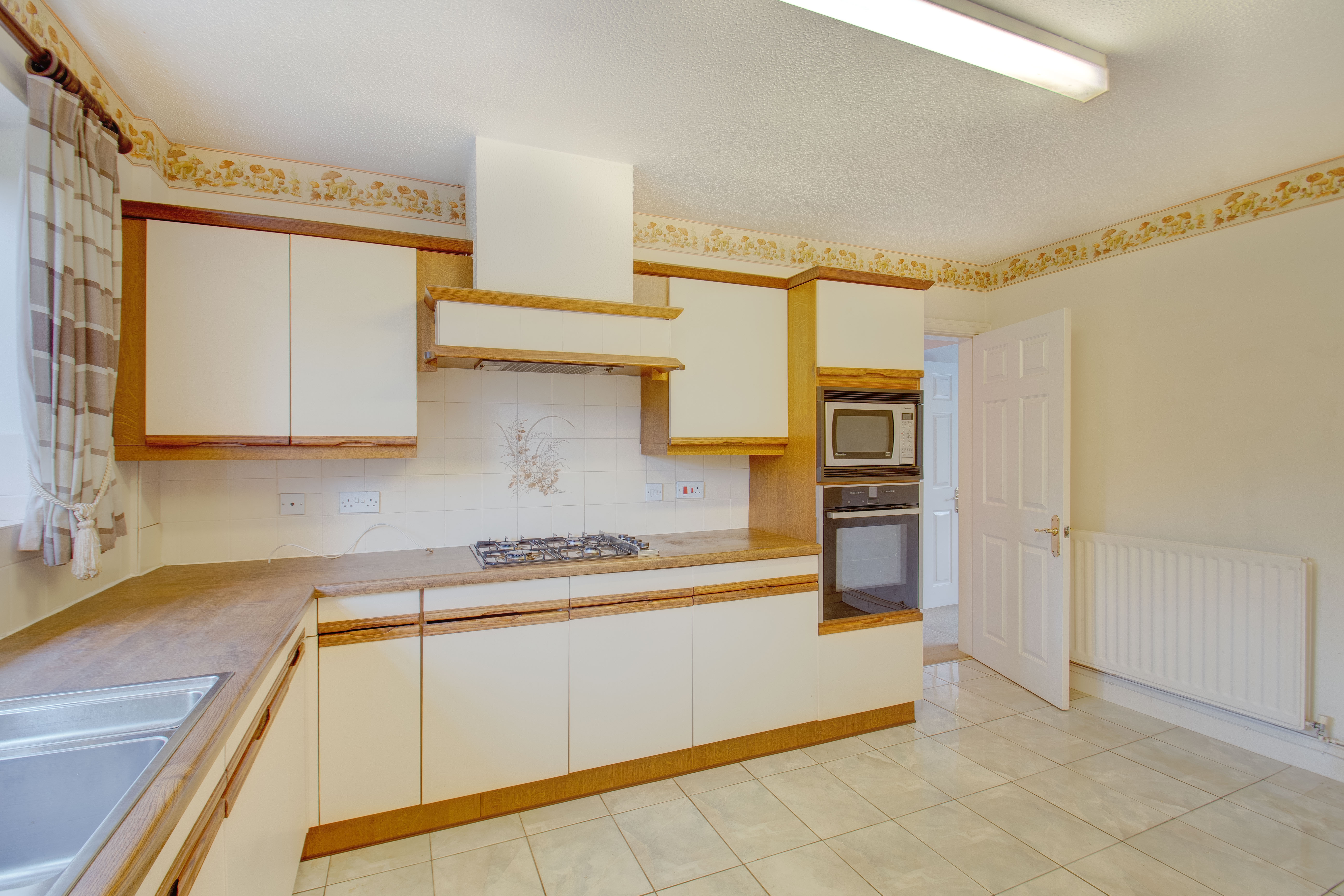 2 bed bungalow for sale in Hither Green Lane, Redditch  - Property Image 3
