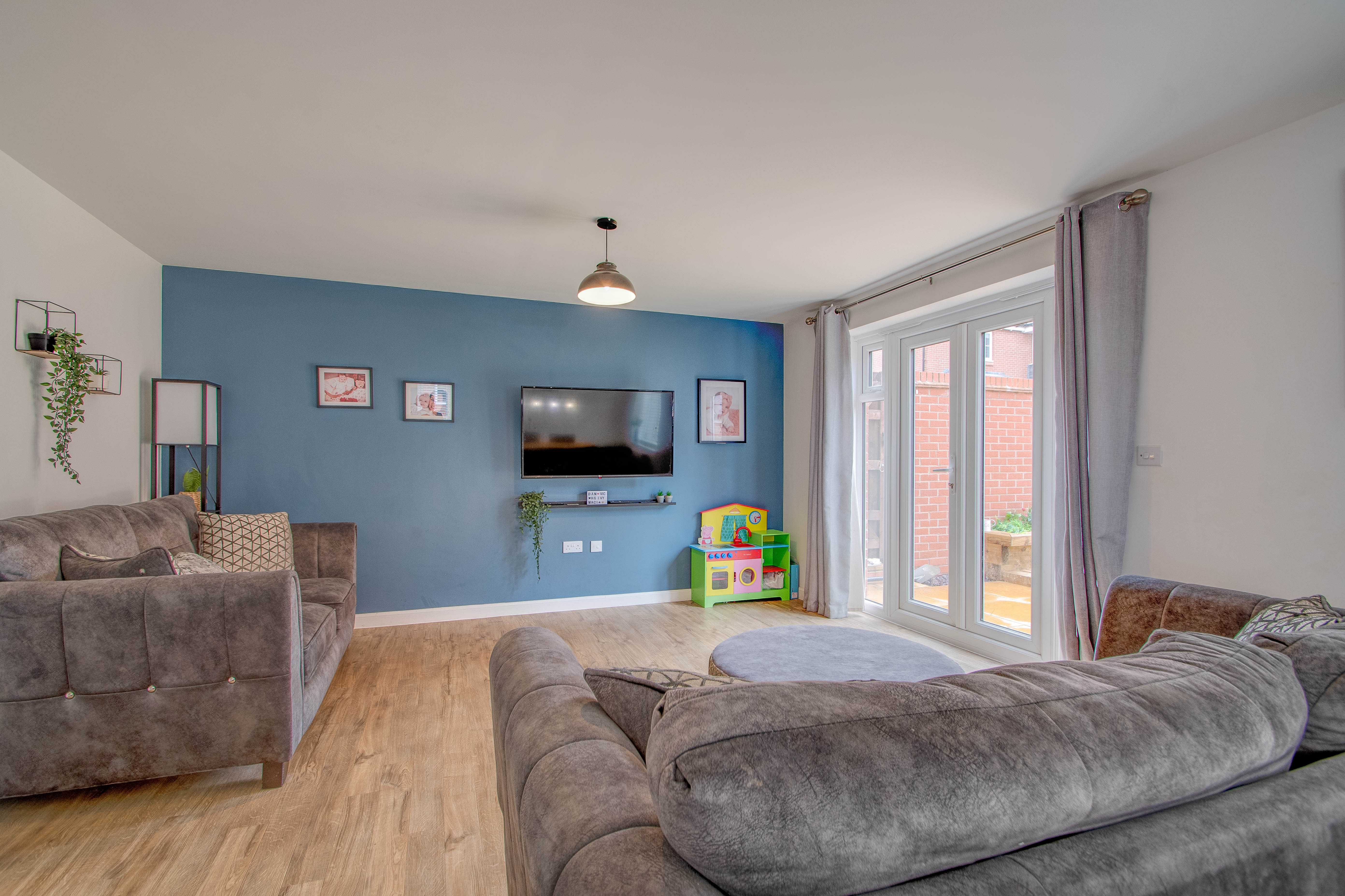 4 bed house for sale in Odell Street, Enfield 18