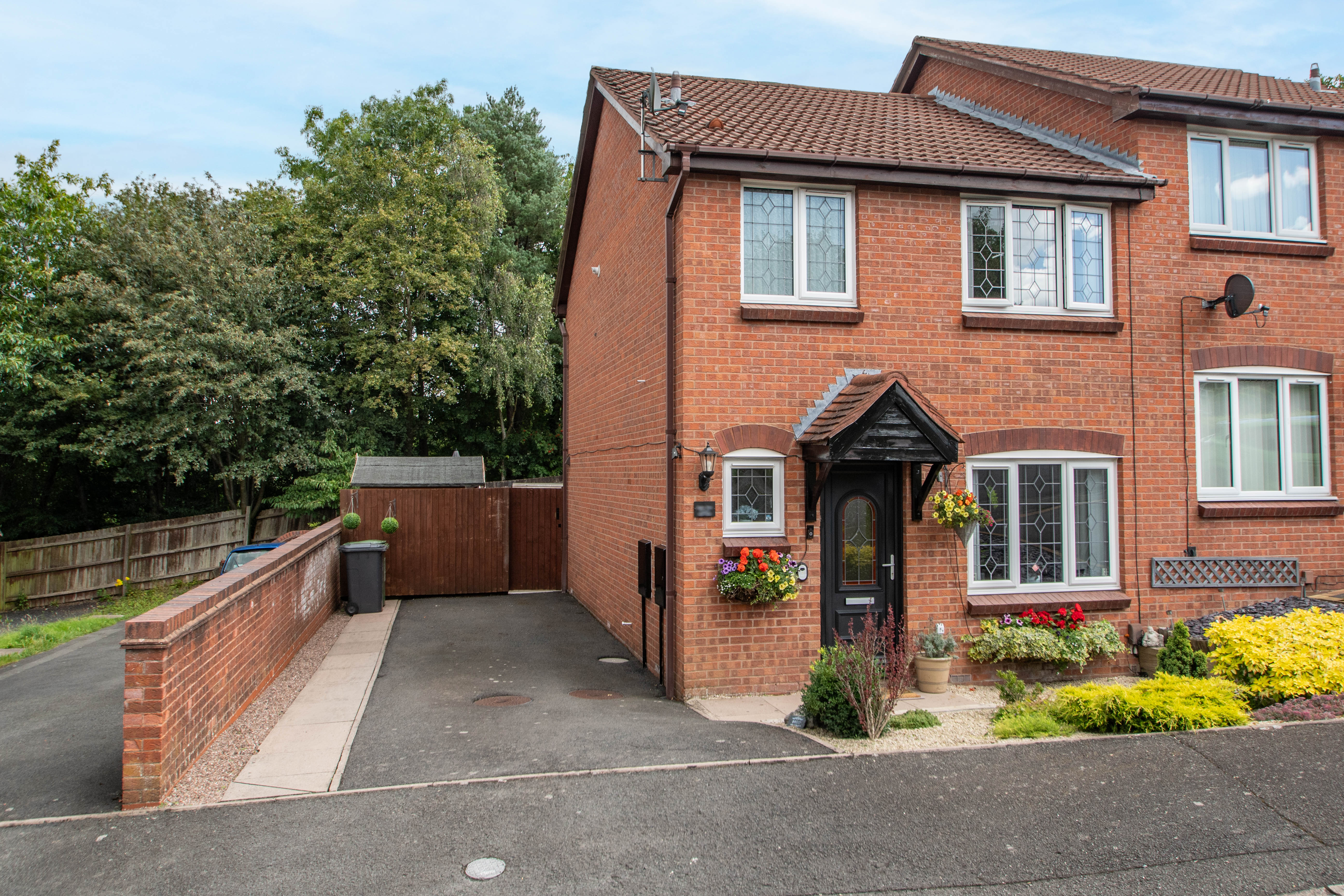 3 bed house for sale in Plymouth Close, Redditch 1