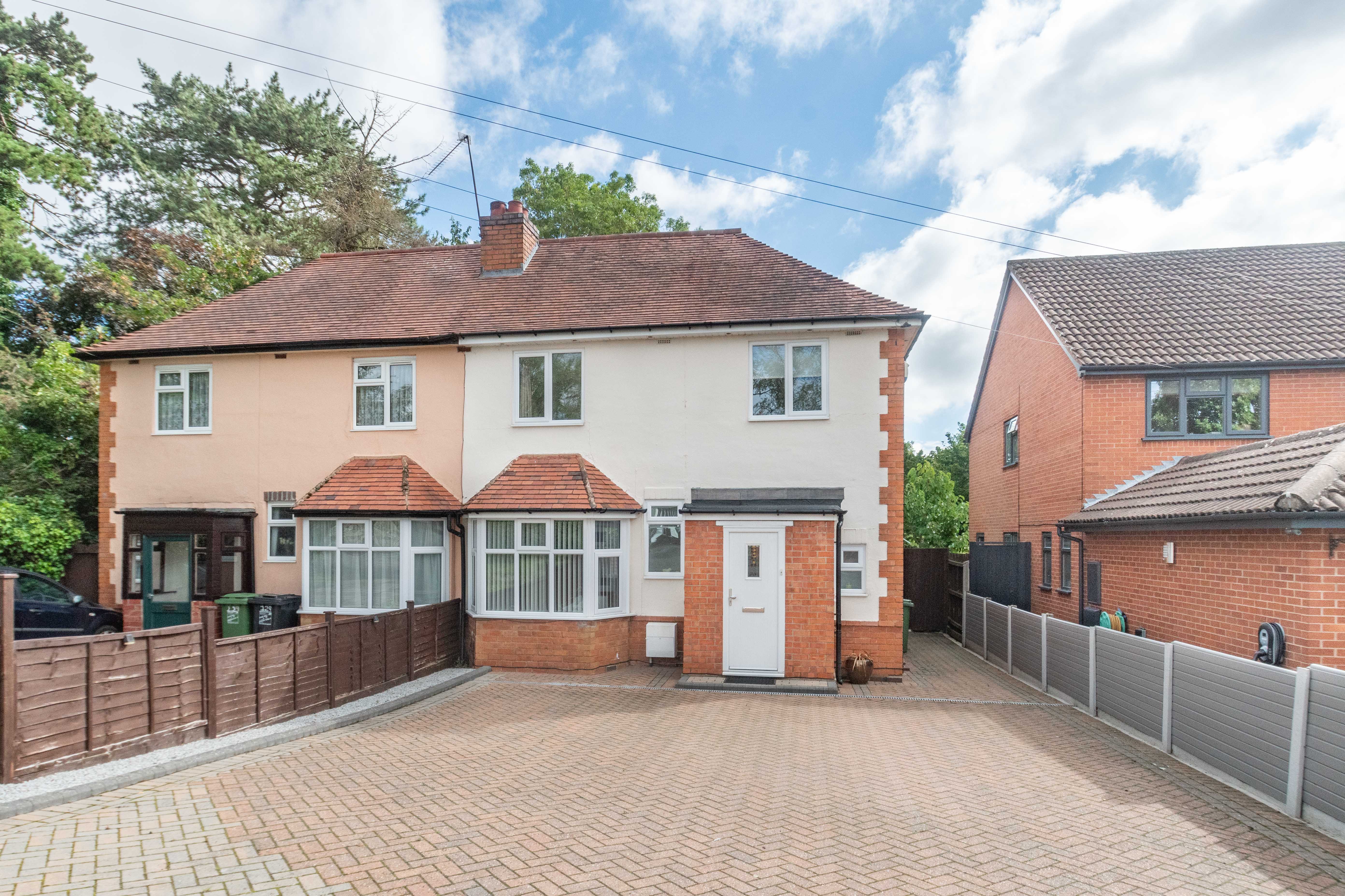 3 bed house for sale in Evesham Road, Redditch - Property Image 1