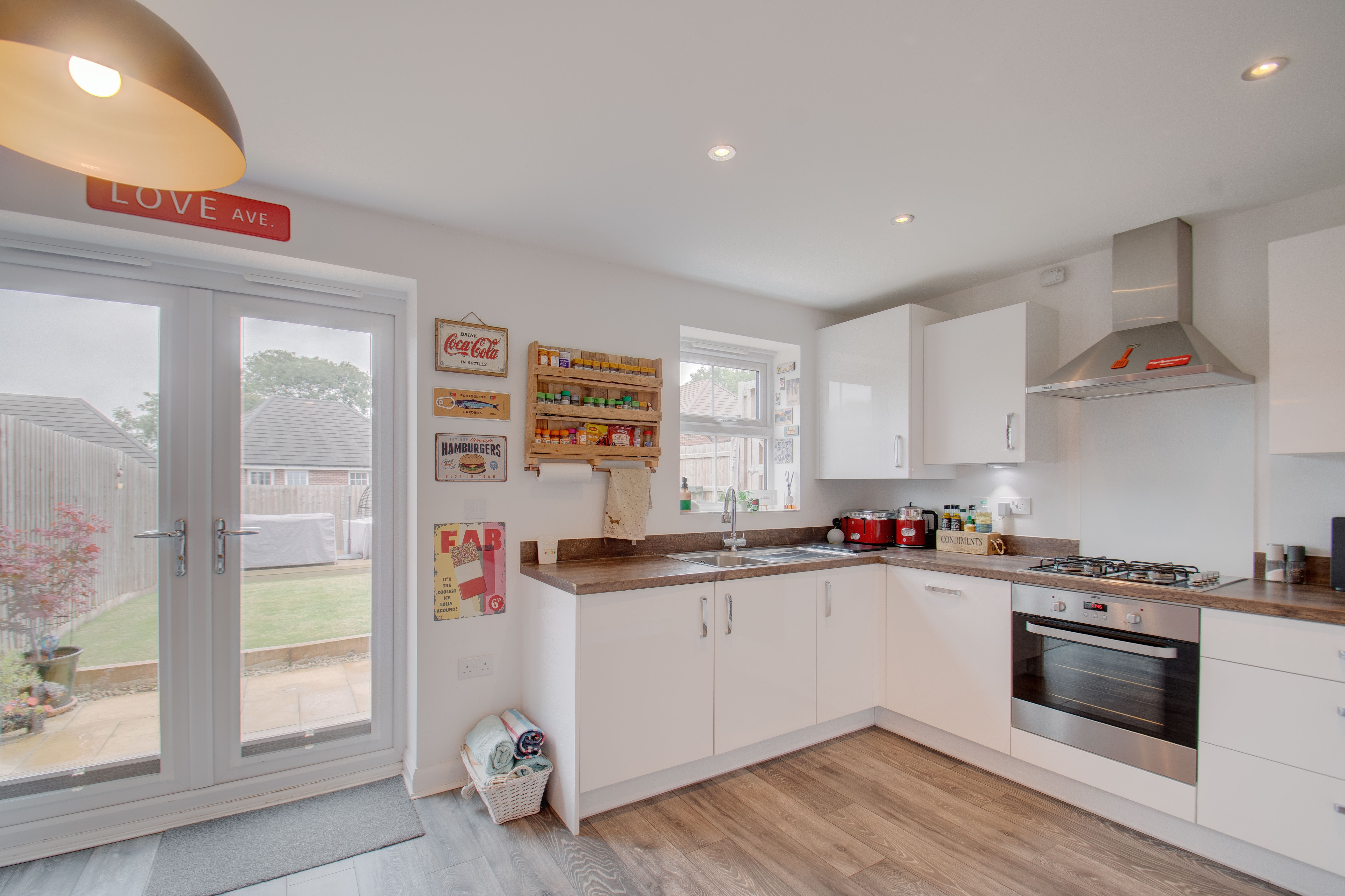 3 bed house for sale in Oakdale Close, Redditch 2