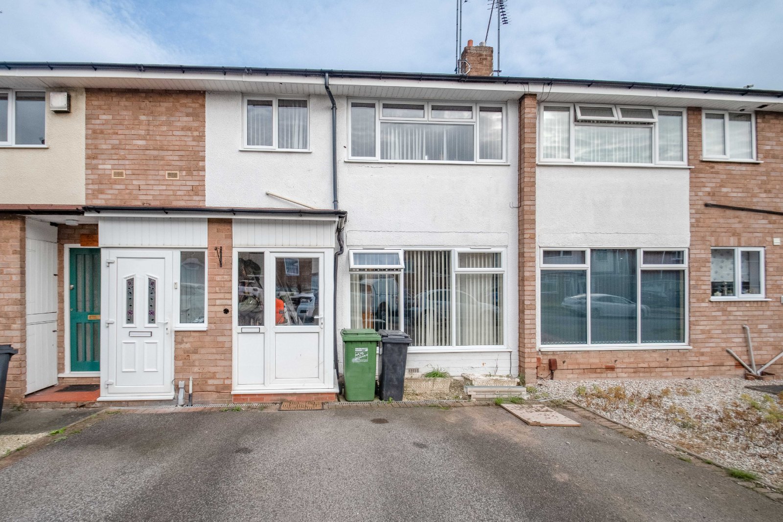 2 bed maisonette for sale in Southcrest Road, Redditch  - Property Image 1