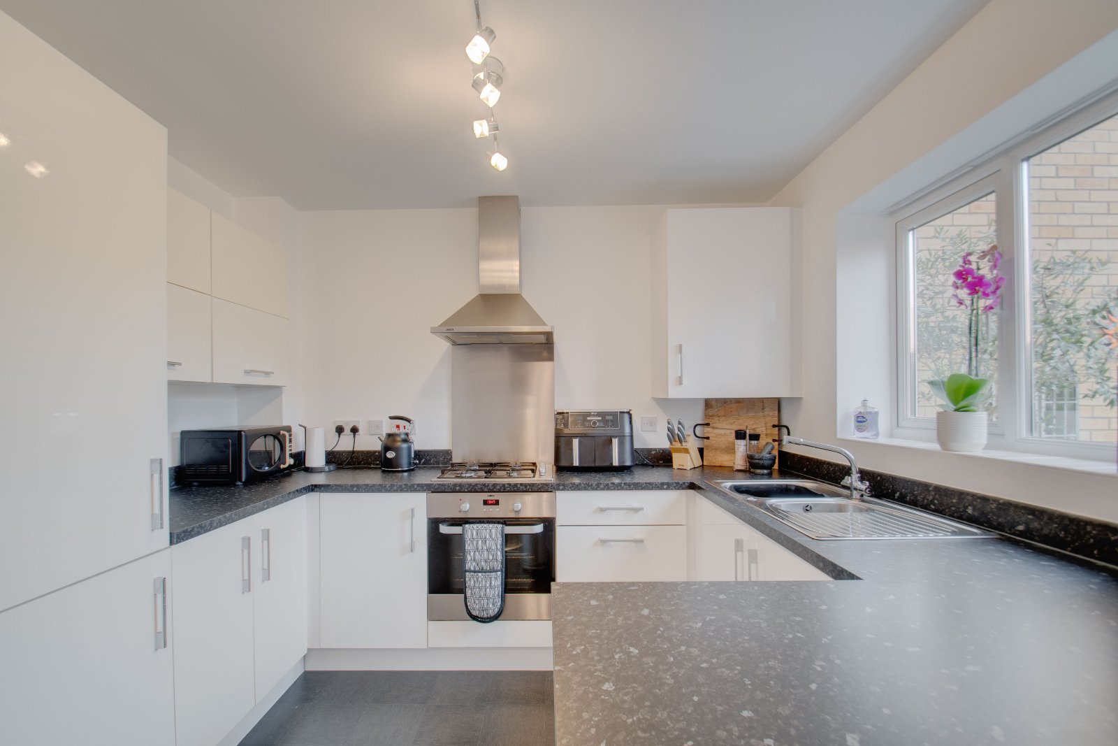 3 bed house for sale in Gretton Close, Brockhill 15