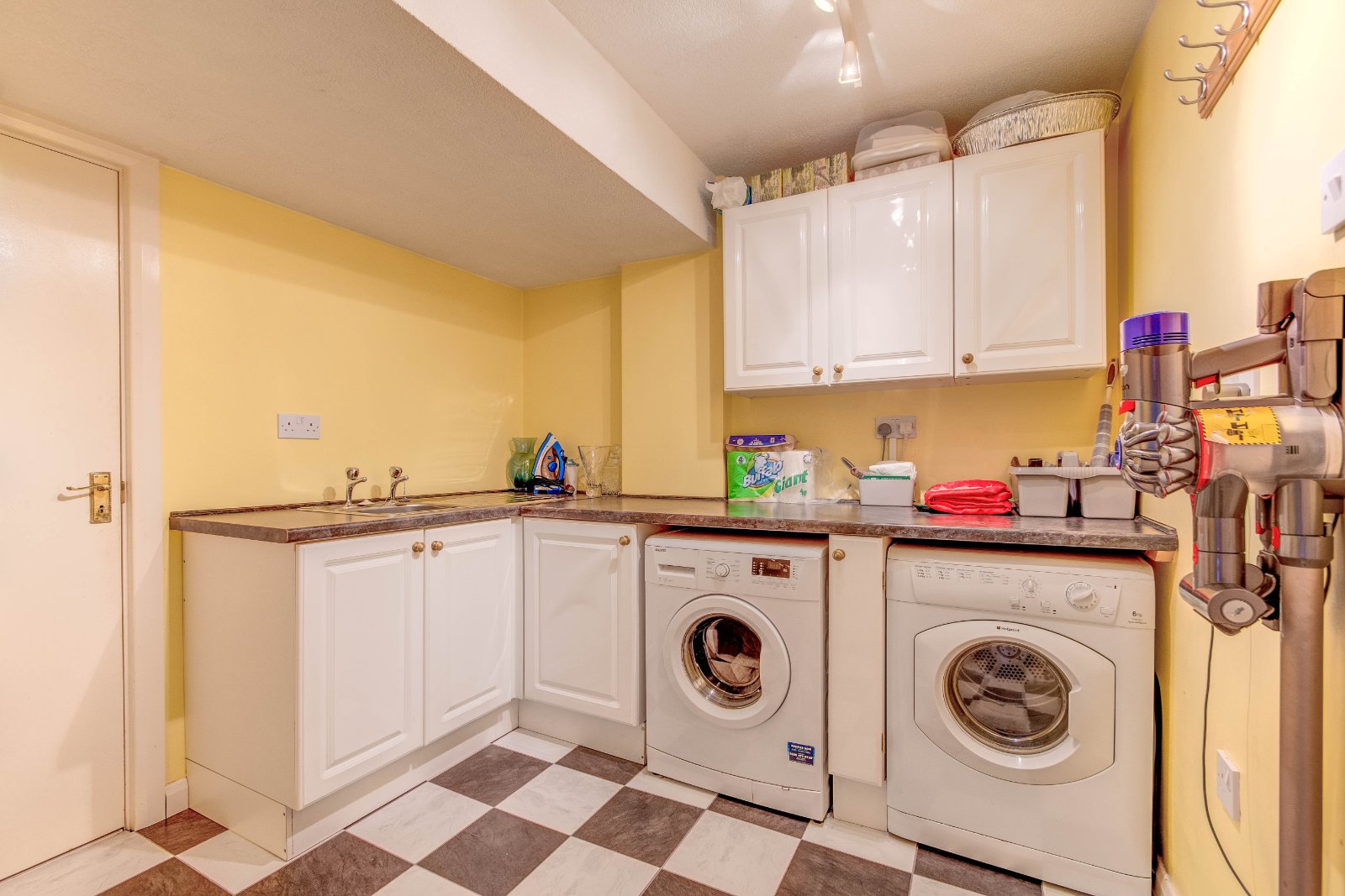 4 bed house for sale in Hartlebury Close, Church Hill North 13