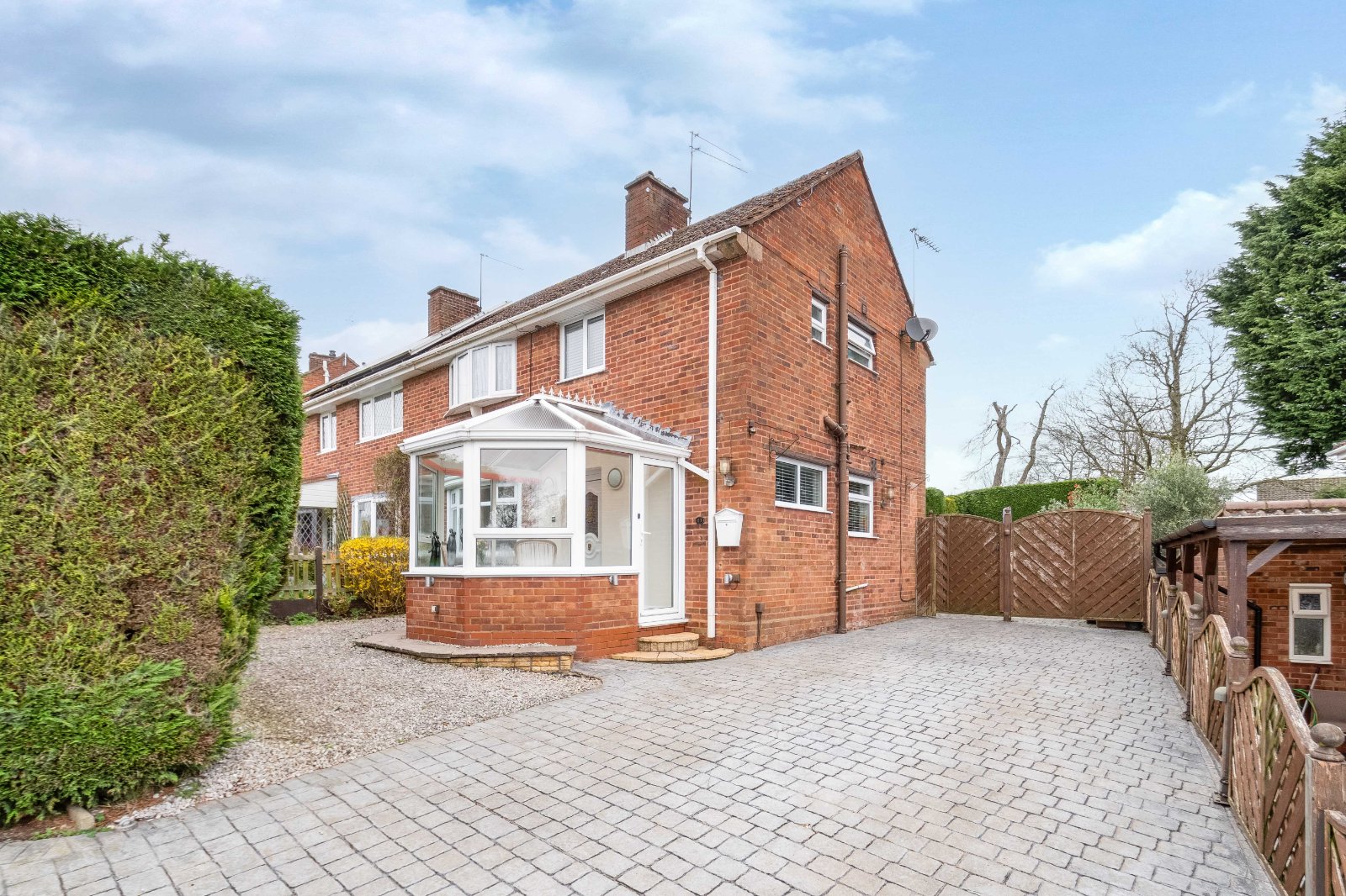 3 bed house for sale in The Park, Hewell Grange - Property Image 1