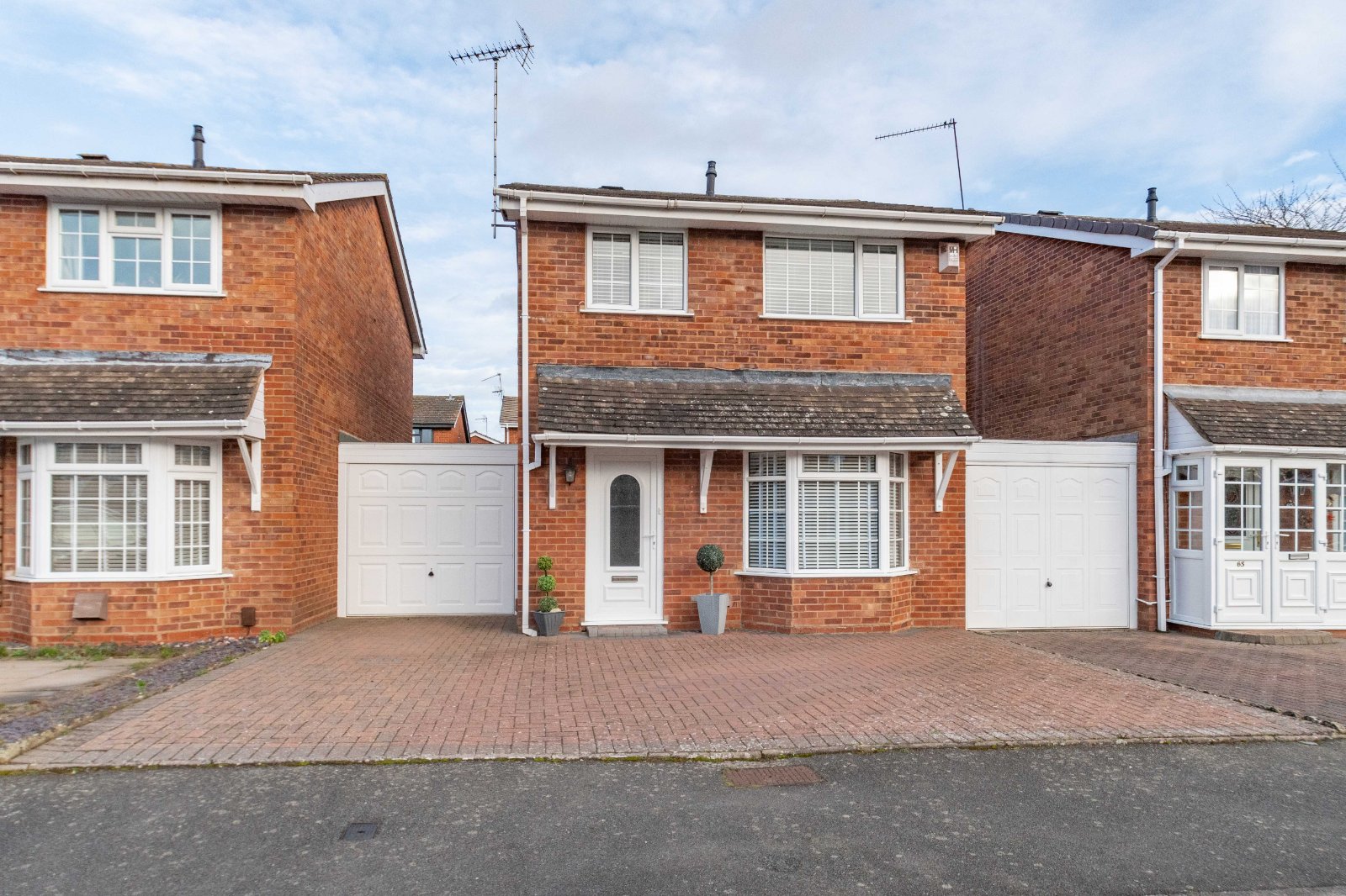 3 bed house for sale in Hollyberry Close, Redditch  - Property Image 1