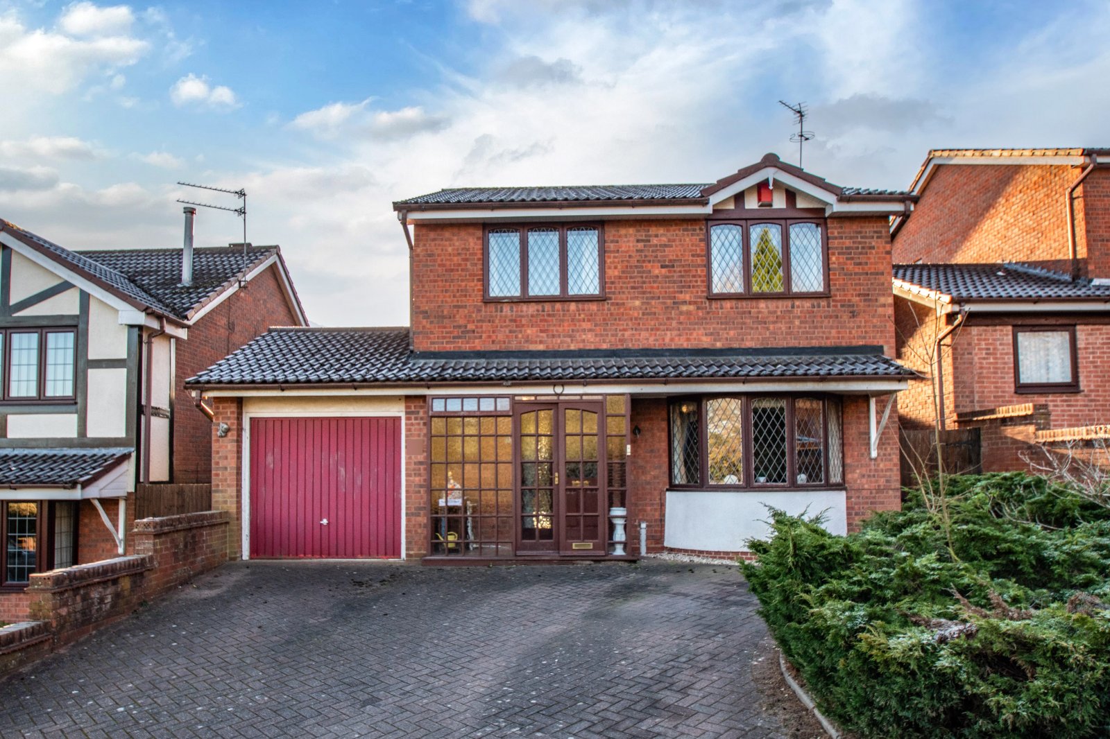 4 bed house for sale in Hollowfields Close, Southcrest - Property Image 1