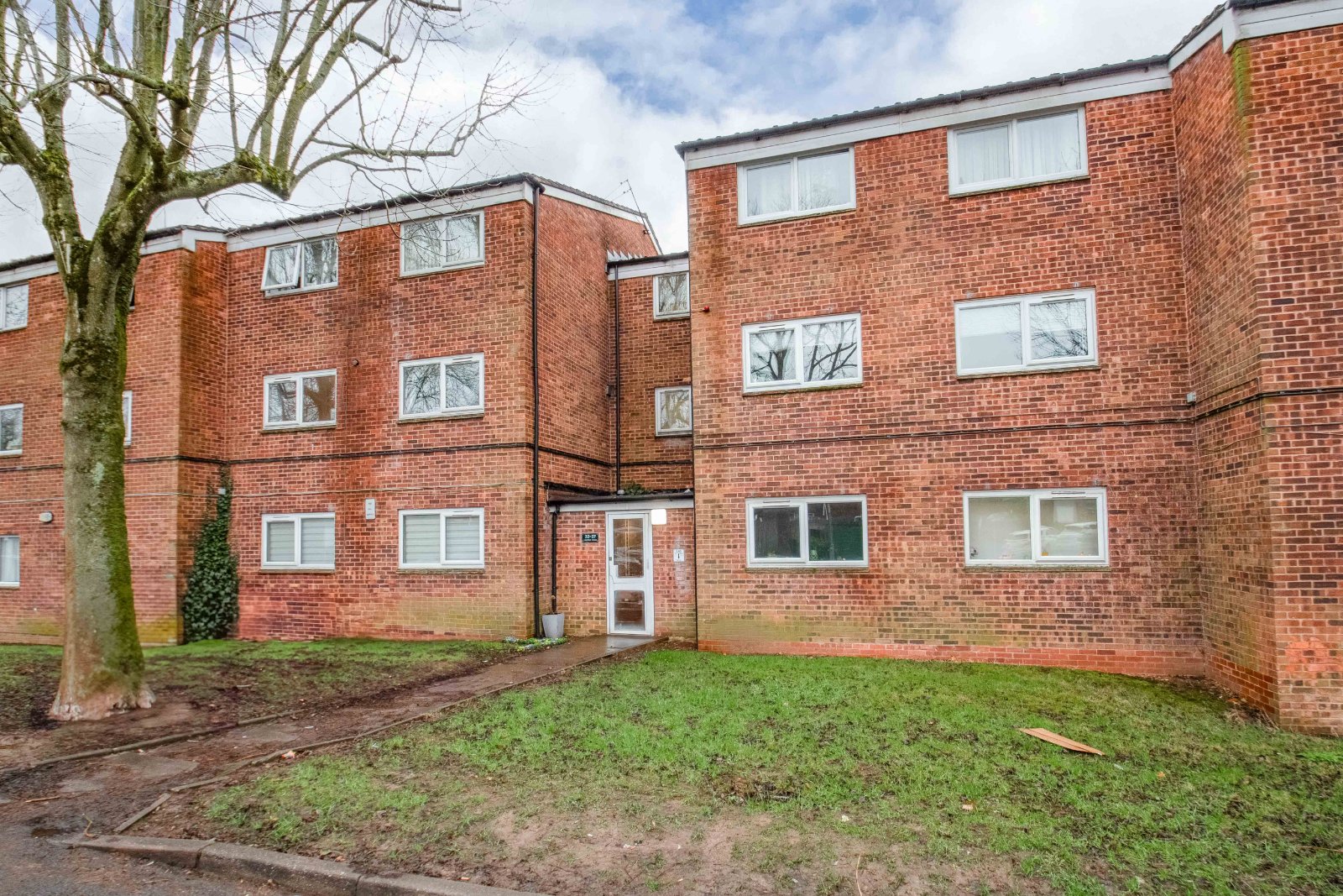 2 bed apartment for sale in Leysters Close, Winyates East  - Property Image 1