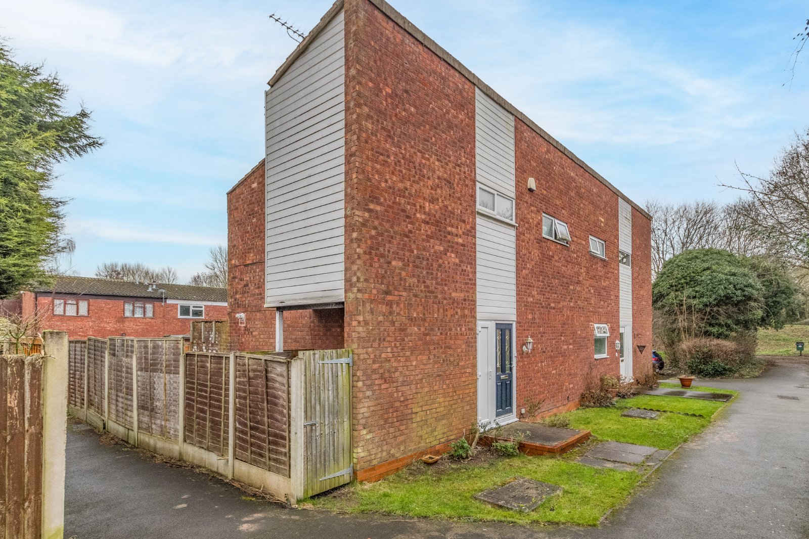 3 bed house for sale in Sutton Close, Winyates West - Property Image 1