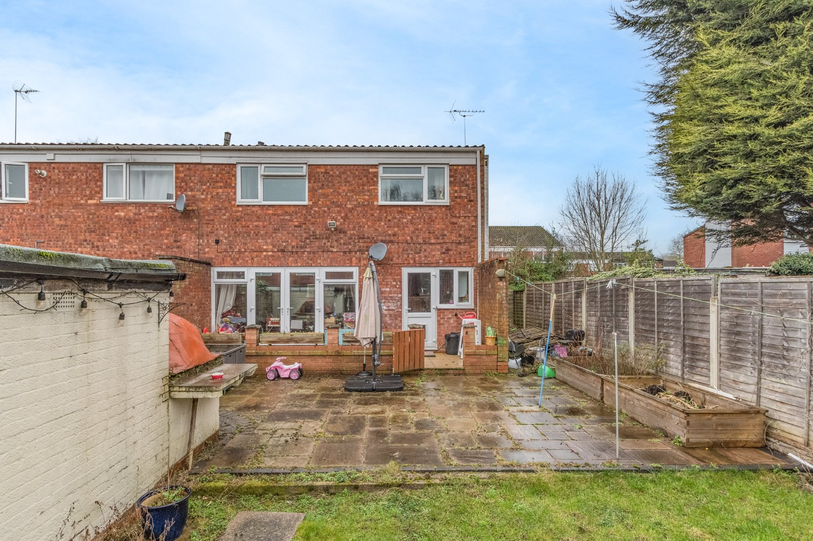 3 bed house for sale in Sutton Close, Winyates West 1
