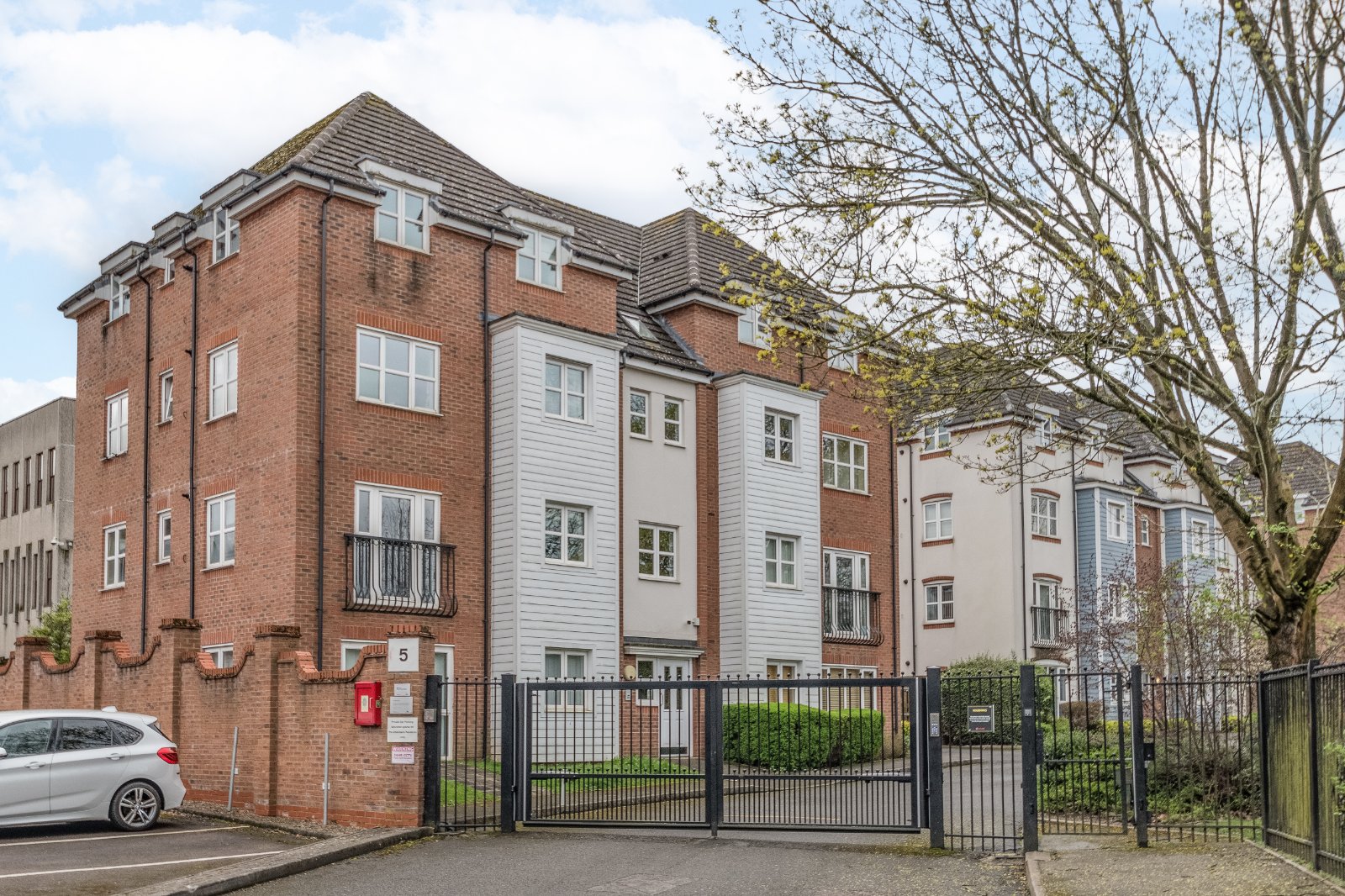2 bed apartment for sale in Shottery Close, Ipsley  - Property Image 1