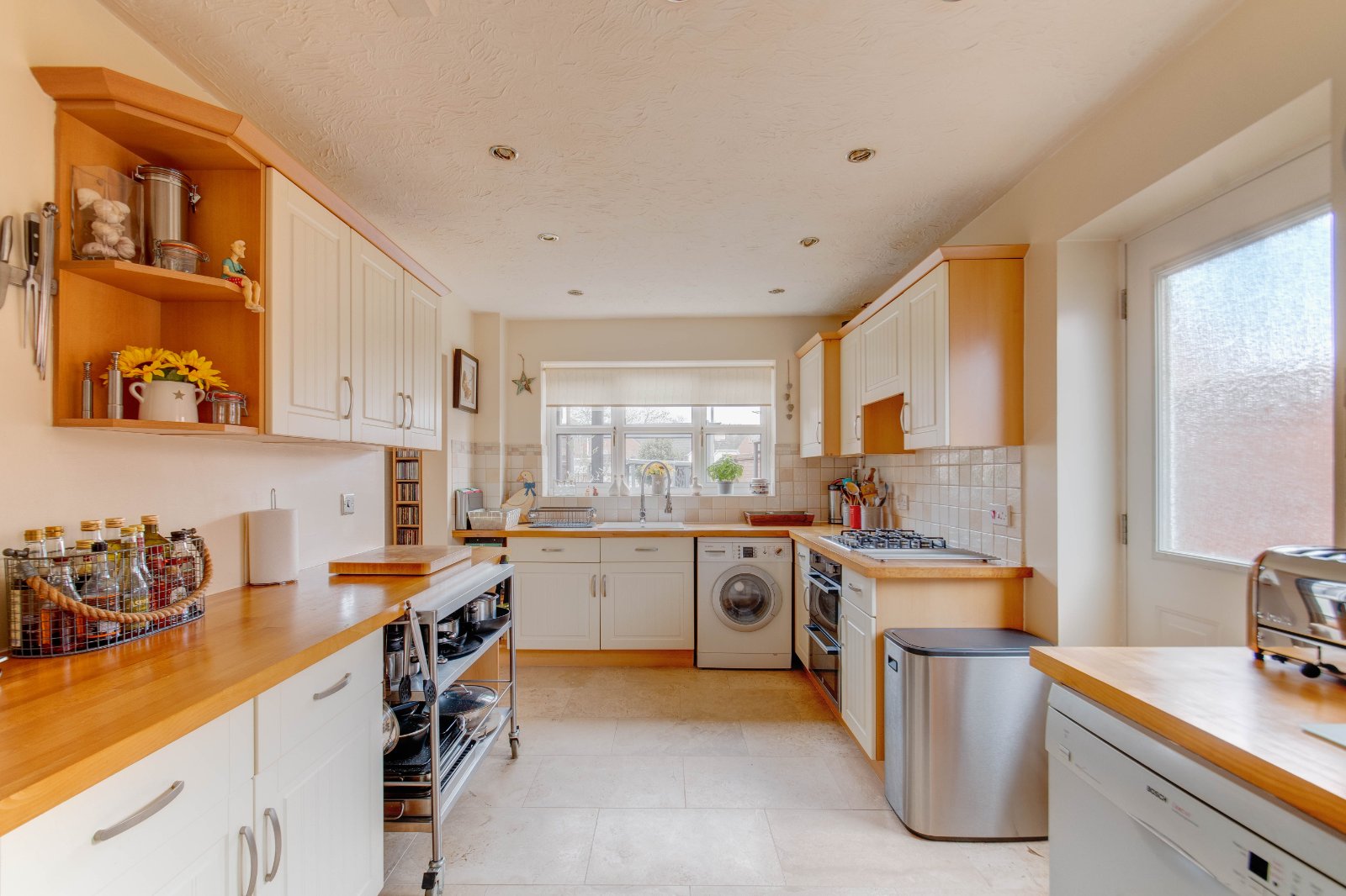 5 bed house for sale in Kite Lane, Redditch  - Property Image 2