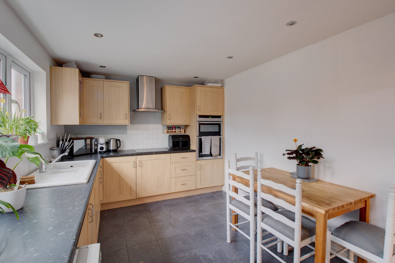 3 bed house for sale in Spenser Walk, Catshill  - Property Image 3