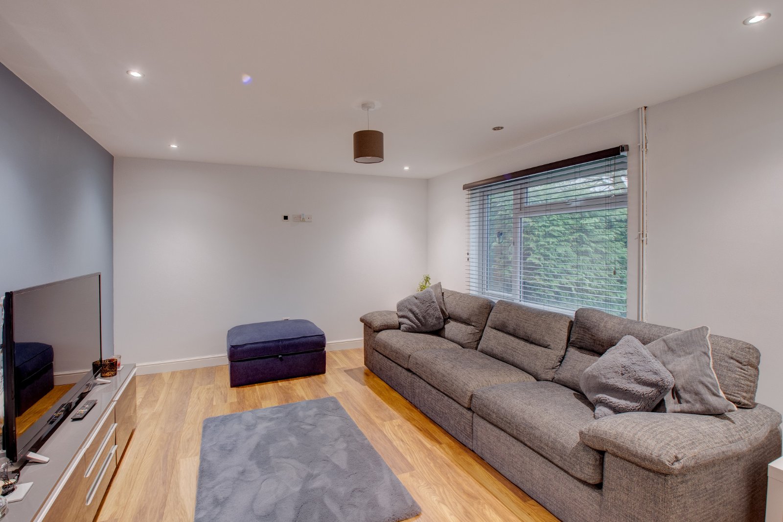 3 bed house for sale in Spenser Walk, Catshill  - Property Image 4