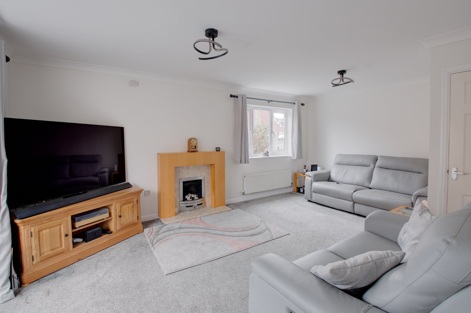 3 bed house for sale in Wheatcroft Close, Redditch  - Property Image 1