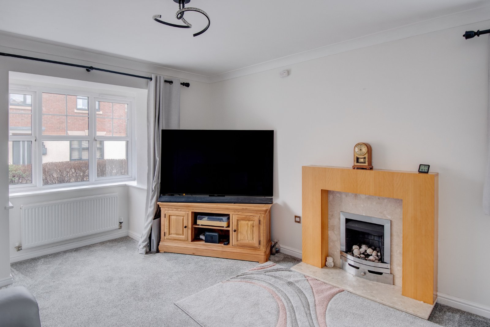 3 bed house for sale in Wheatcroft Close, Redditch 2