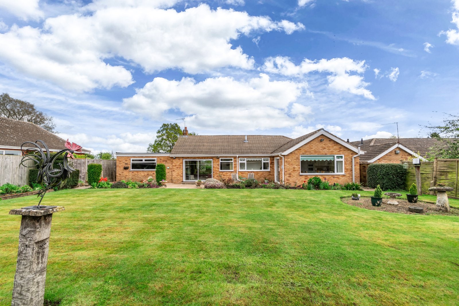 2 bed bungalow for sale in Oak Tree Lane, Sambourne  - Property Image 13
