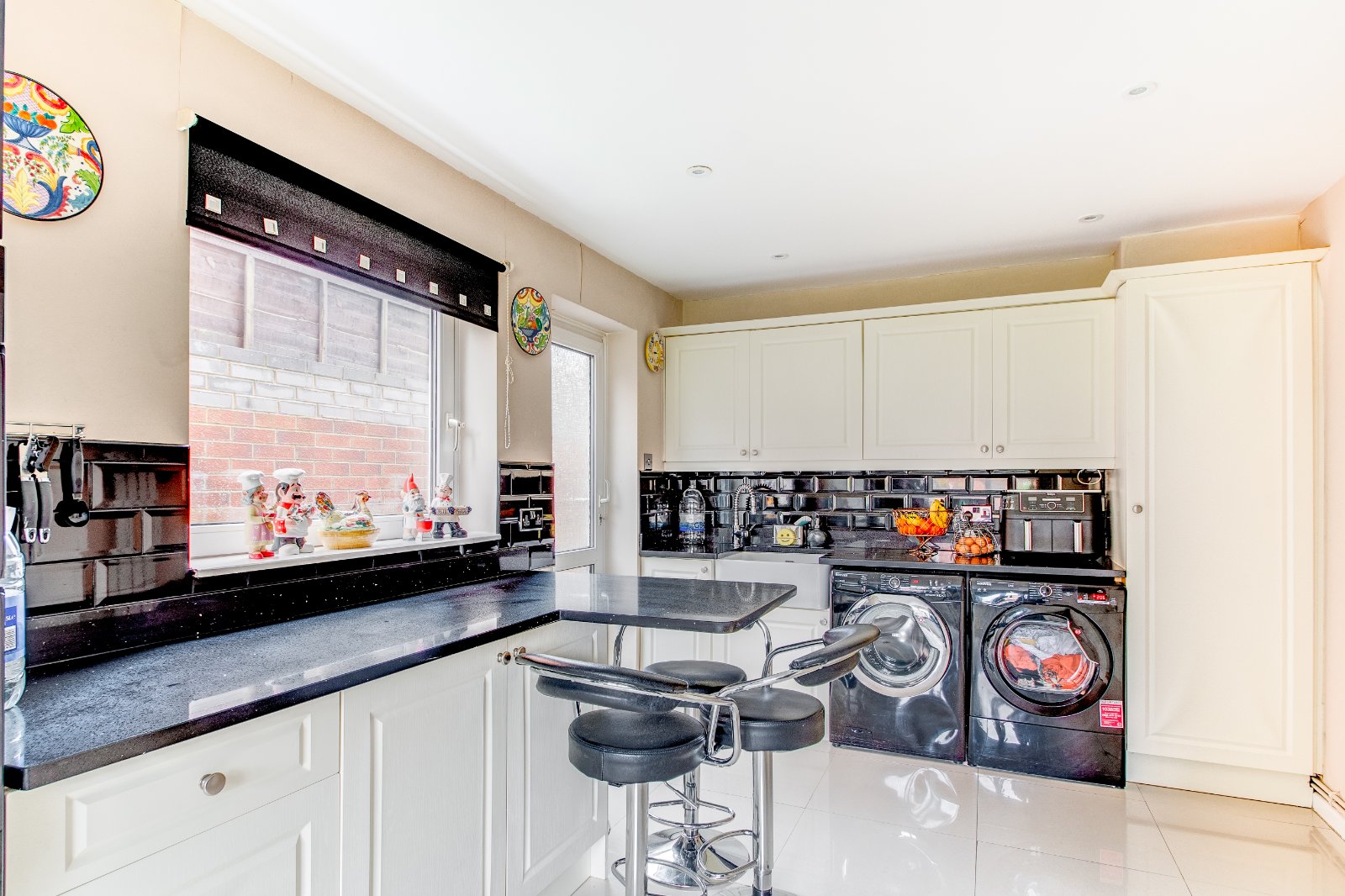 4 bed house for sale in Compton Close, Southcrest  - Property Image 4