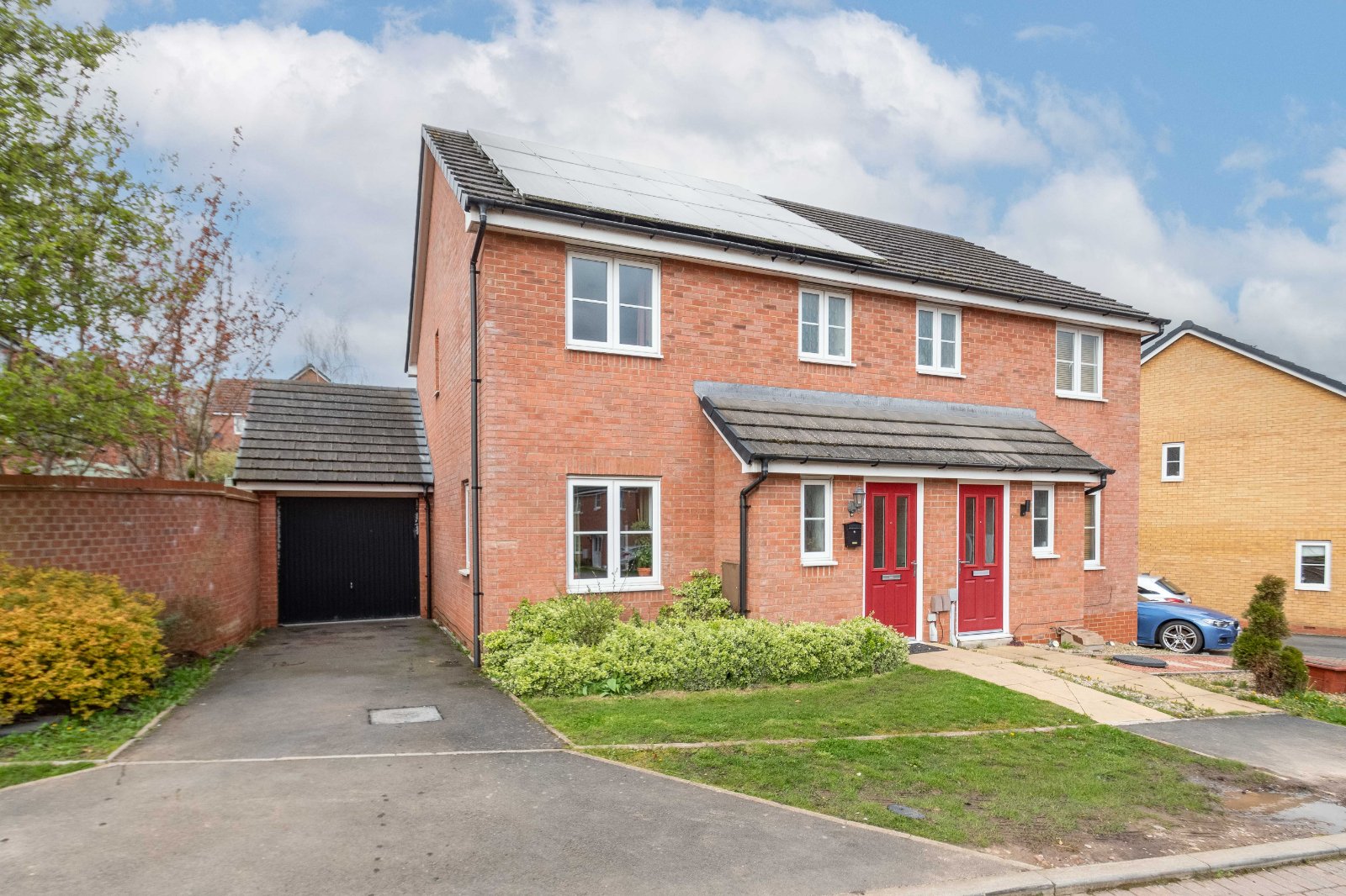 3 bed house for sale in Fairweather Close, Redditch  - Property Image 1