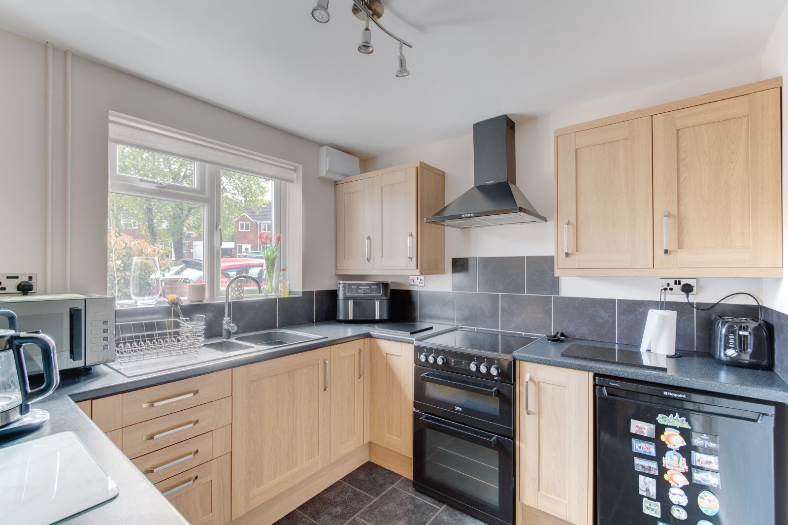 3 bed house for sale in Hopyard Lane, Winyates West  - Property Image 2