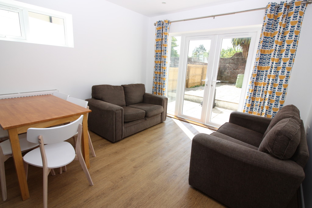 5 bed detached house to rent in Victoria Street, Exeter