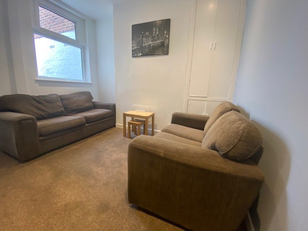 4 bed terraced house to rent in Culverland Road, Exeter