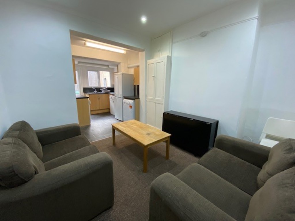 4 bed terraced house to rent in Howell Road, Exeter