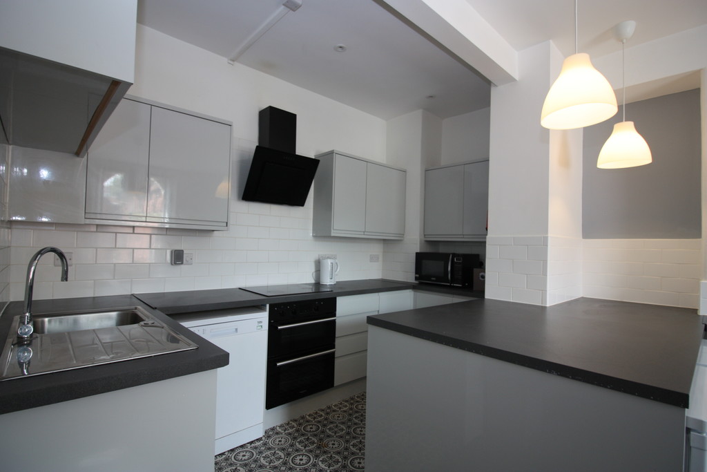 7 bed terraced house to rent in Longbrook Street, Exeter