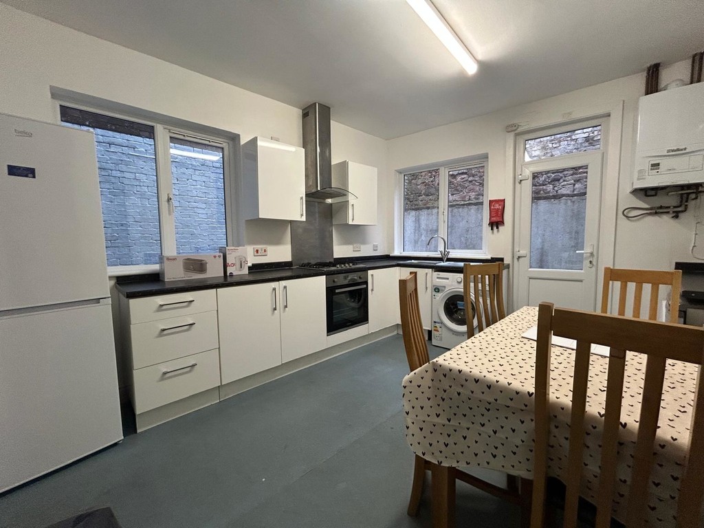 4 bed terraced house to rent in Well Street, Exeter