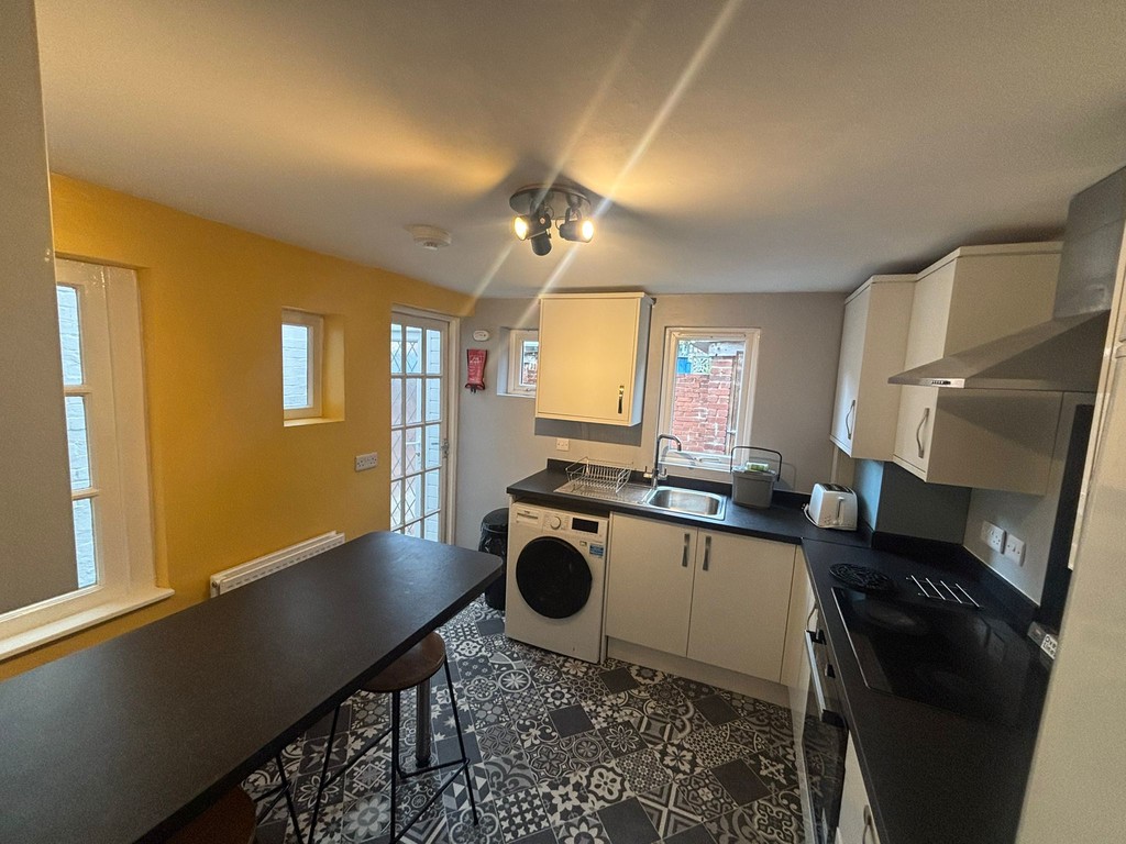 4 bed terraced house to rent in Rosebery Road, Exeter  - Property Image 3