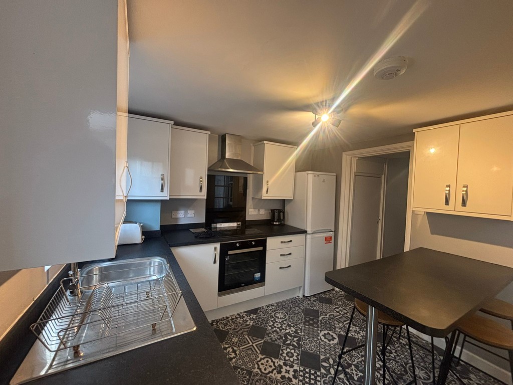 4 bed terraced house to rent in Rosebery Road, Exeter