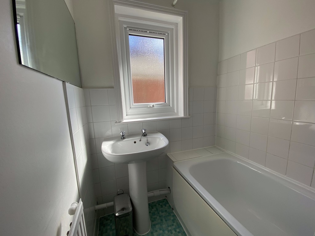 5 bed end of terrace house to rent in Morley Road, Devon  - Property Image 12