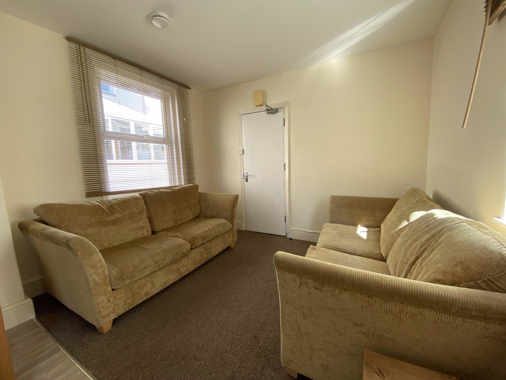 5 bed end of terrace house to rent in Morley Road, Devon  - Property Image 5