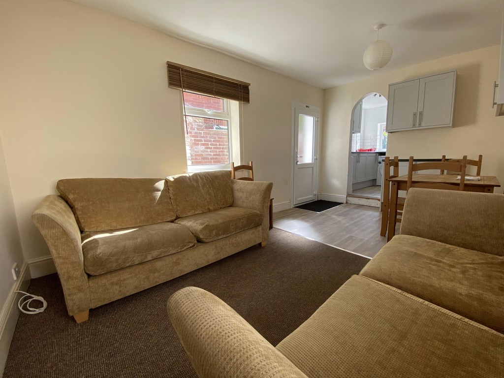 5 bed end of terrace house to rent in Morley Road, Devon 6
