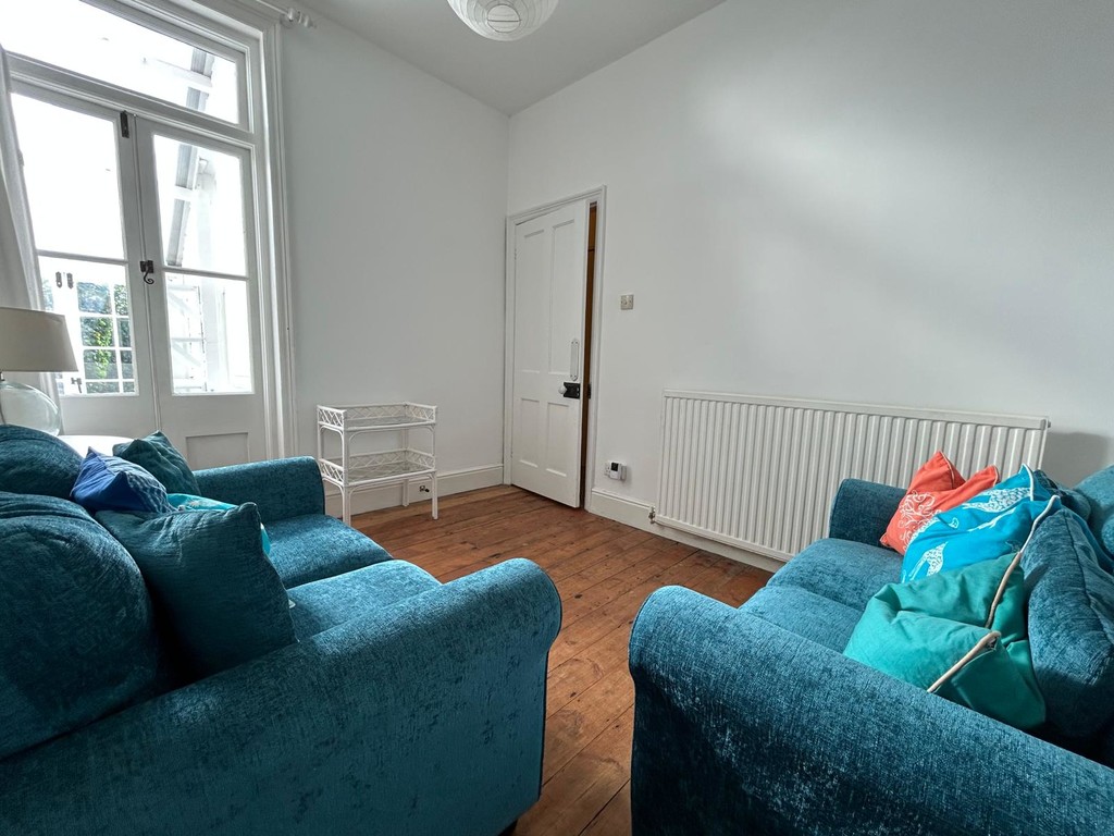 4 bed terraced house to rent in Danes Road, Exeter